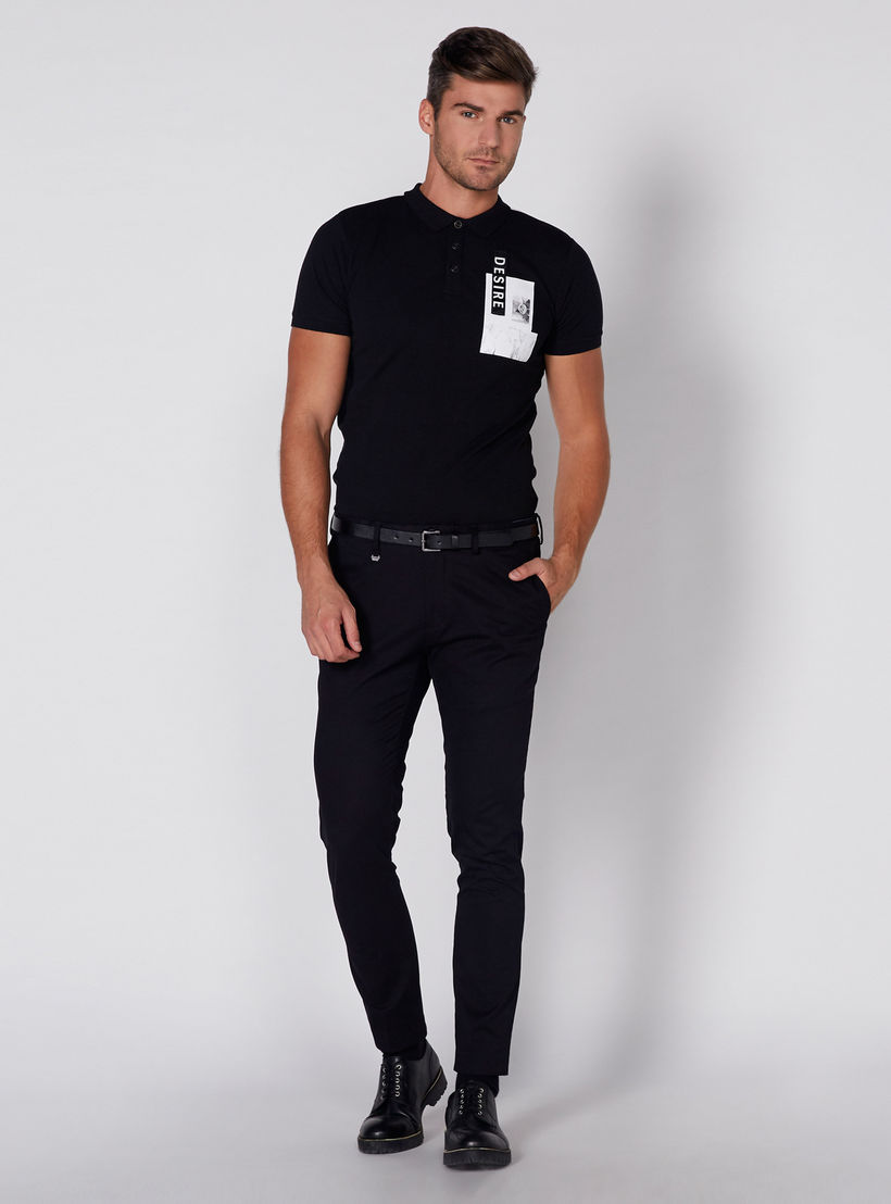 تيشيرت بأكمام قصيرة وياقة بولو مزيّن بطبعات من لوم-men-clothing-tshirtsandpolos-polos-image-1