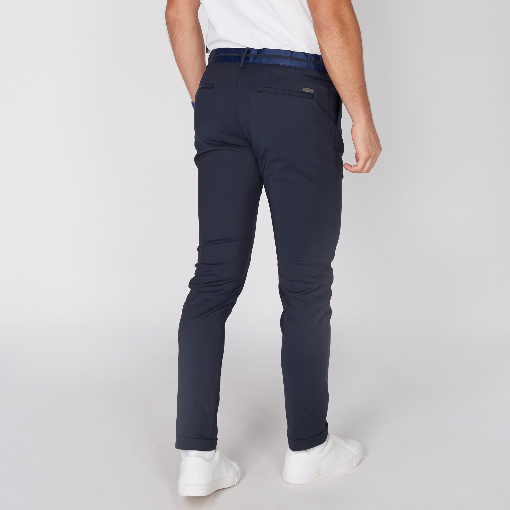 بنطال طويل بقصّة مطابقة للجسم وجيوب من لوم-men-clothing-bottoms-trousersandchinos-trousers-image-9