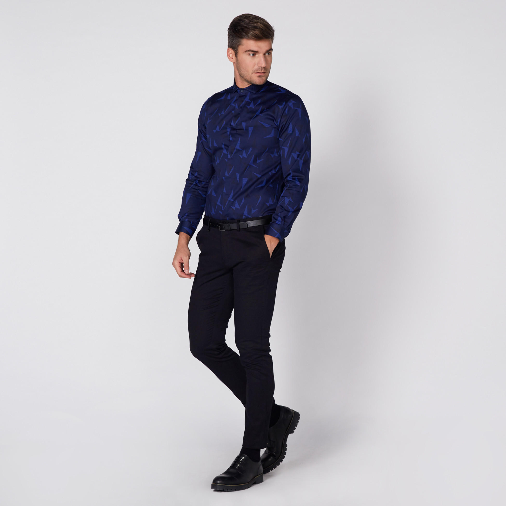 قميص مزيّن بطبعات وبأكمام طويلة وأزرار من لوم-men-clothing-shirts-image-2