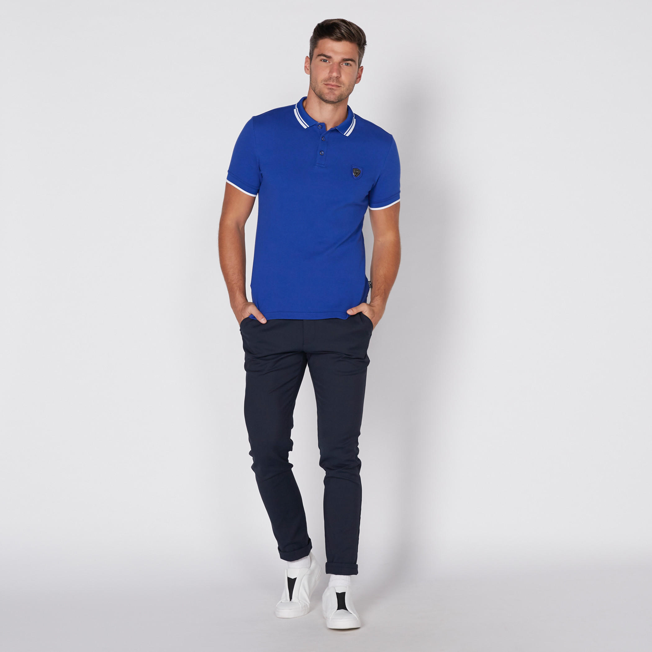 تيشيرت بأكمام قصيرة وياقة بولو مزيّن بطبعات من لوم-men-clothing-tshirtsandpolos-polos-image-2