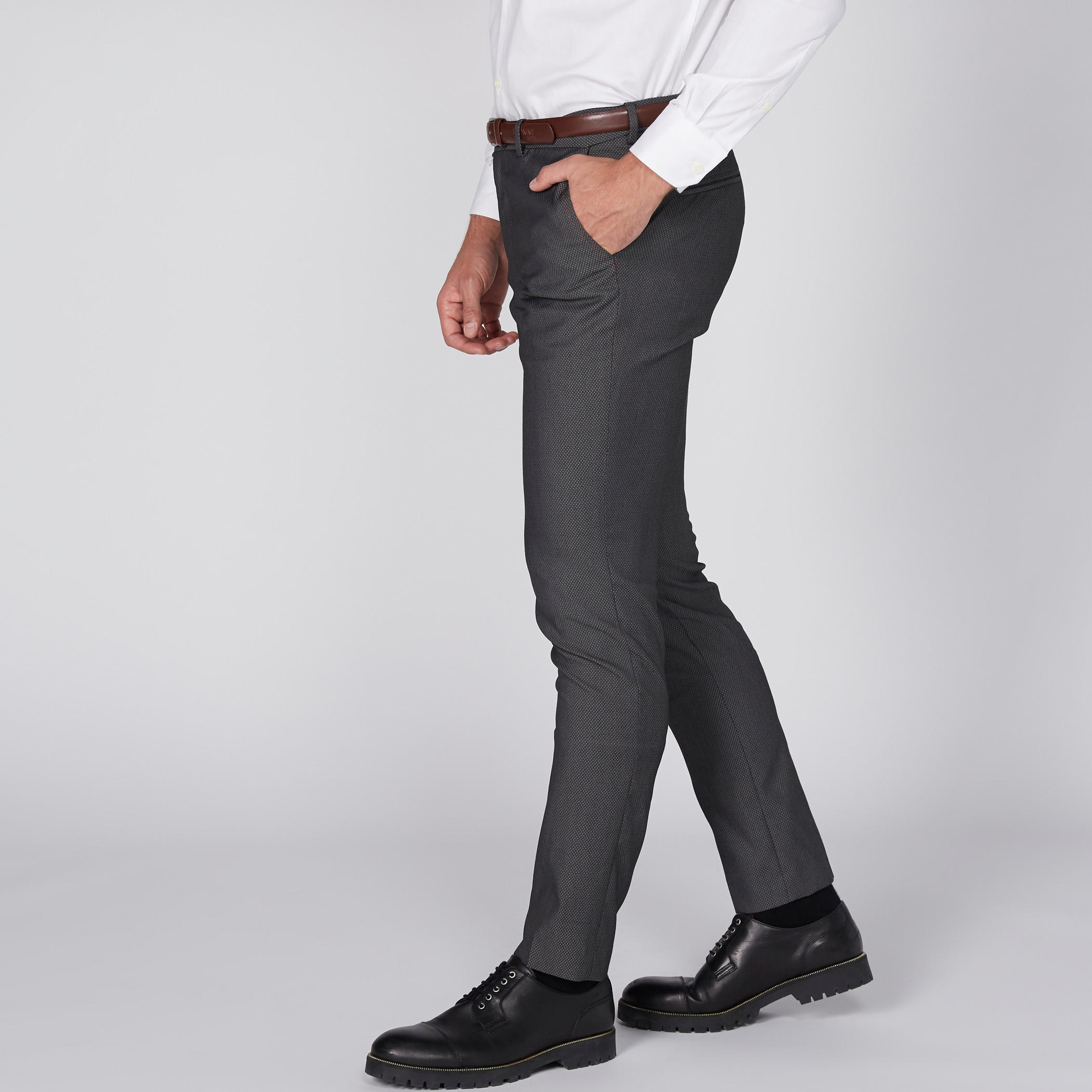 بنطال بارز الملمس بجيوب من لوم-men-clothing-bottoms-trousersandchinos-trousers-image-4