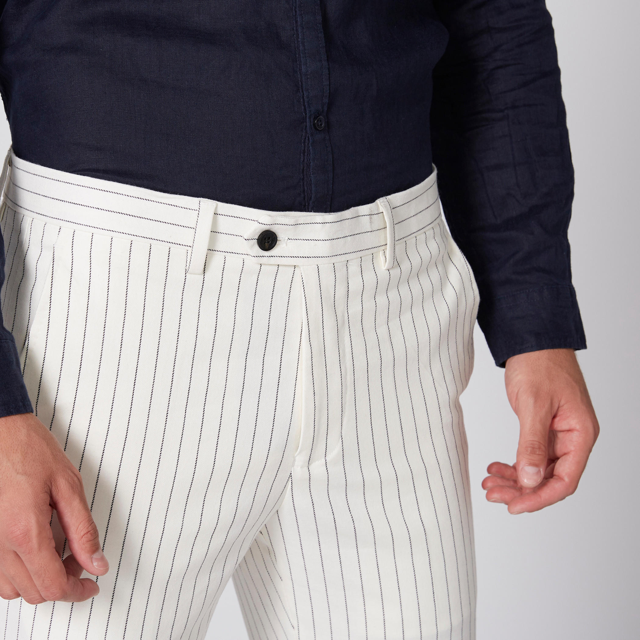 بنطال طويل مقلم بزر إغلاق وجيوب-men-clothing-bottoms-trousersandchinos-trousers-image-2