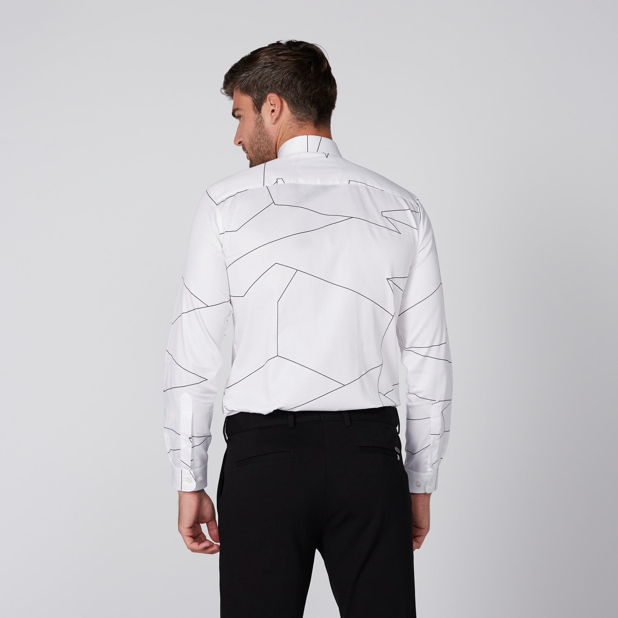 قميص بأكمام طويلة ووصلة أزرار مخفية وطبعات من لوم-men-clothing-shirts-image-3