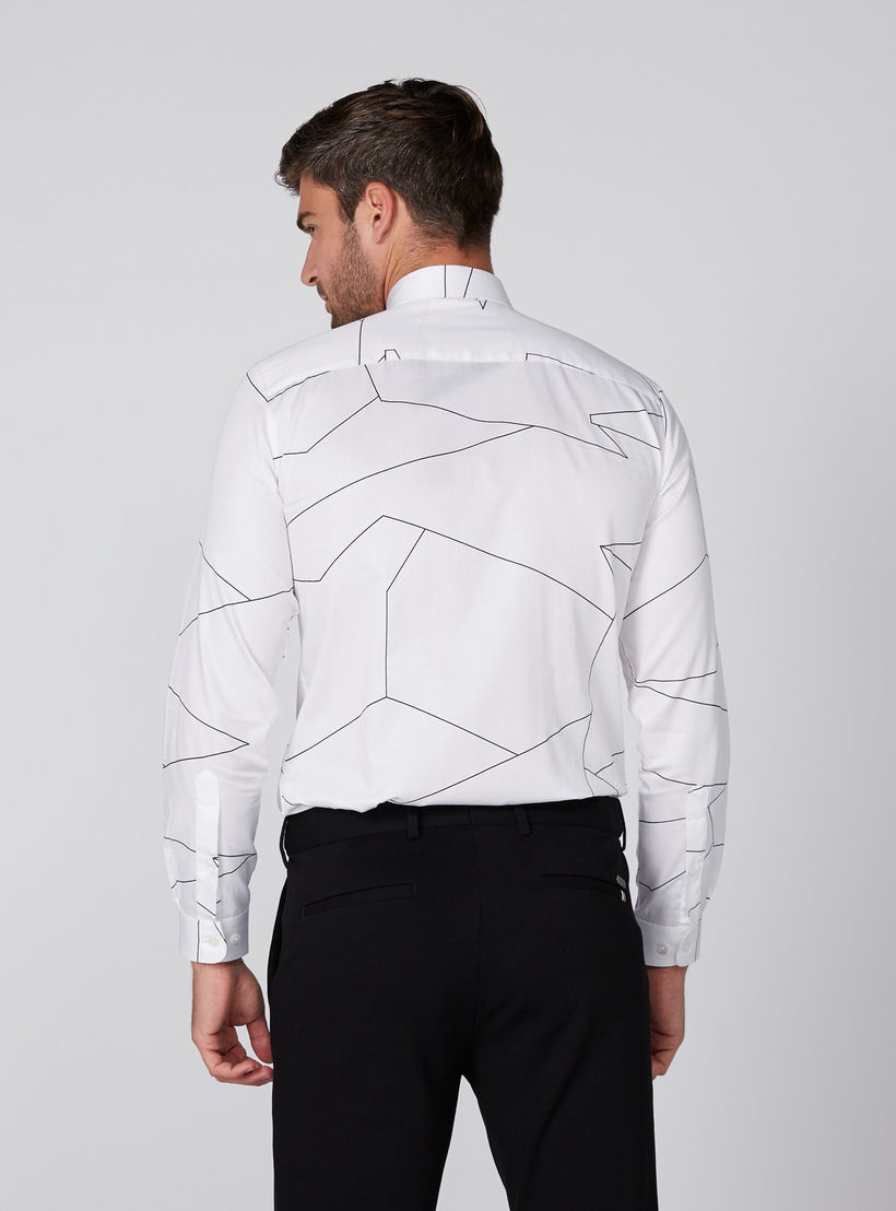 قميص بأكمام طويلة ووصلة أزرار مخفية وطبعات من لوم-men-clothing-shirts-image-3