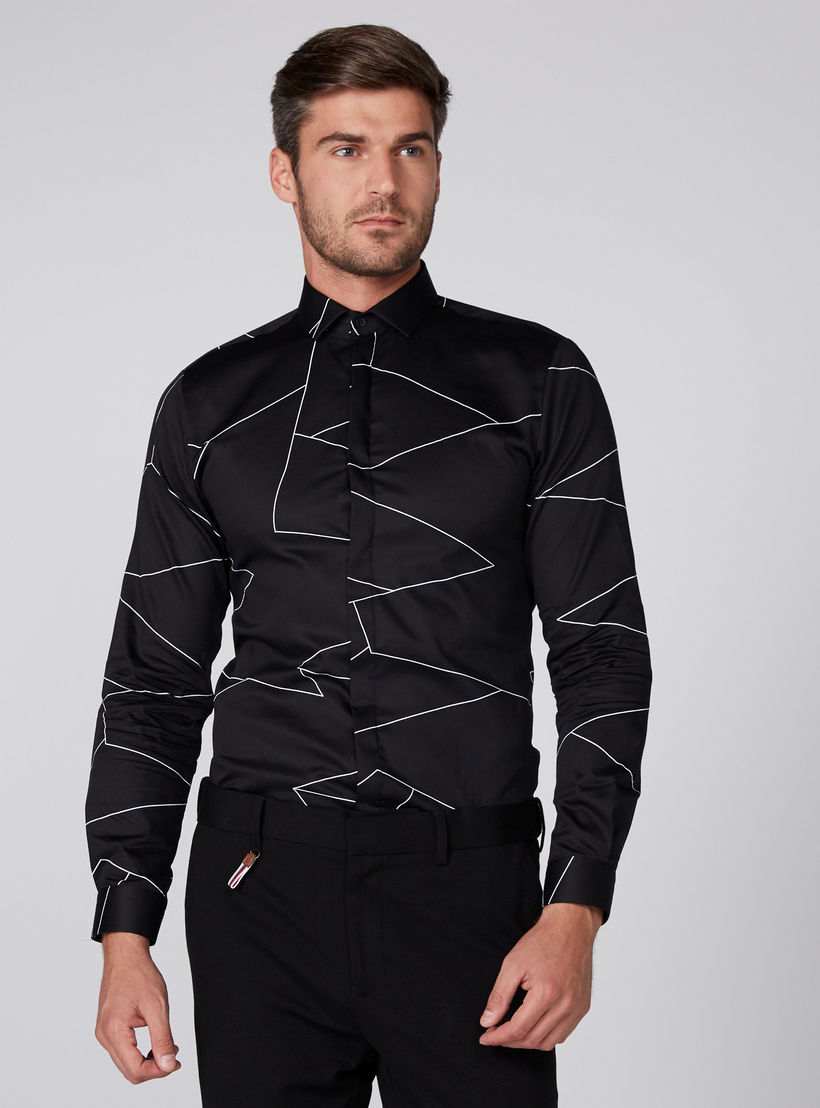 قميص بأكمام طويلة ووصلة أزرار مخفية وطبعات من لوم-men-clothing-shirts-image-1