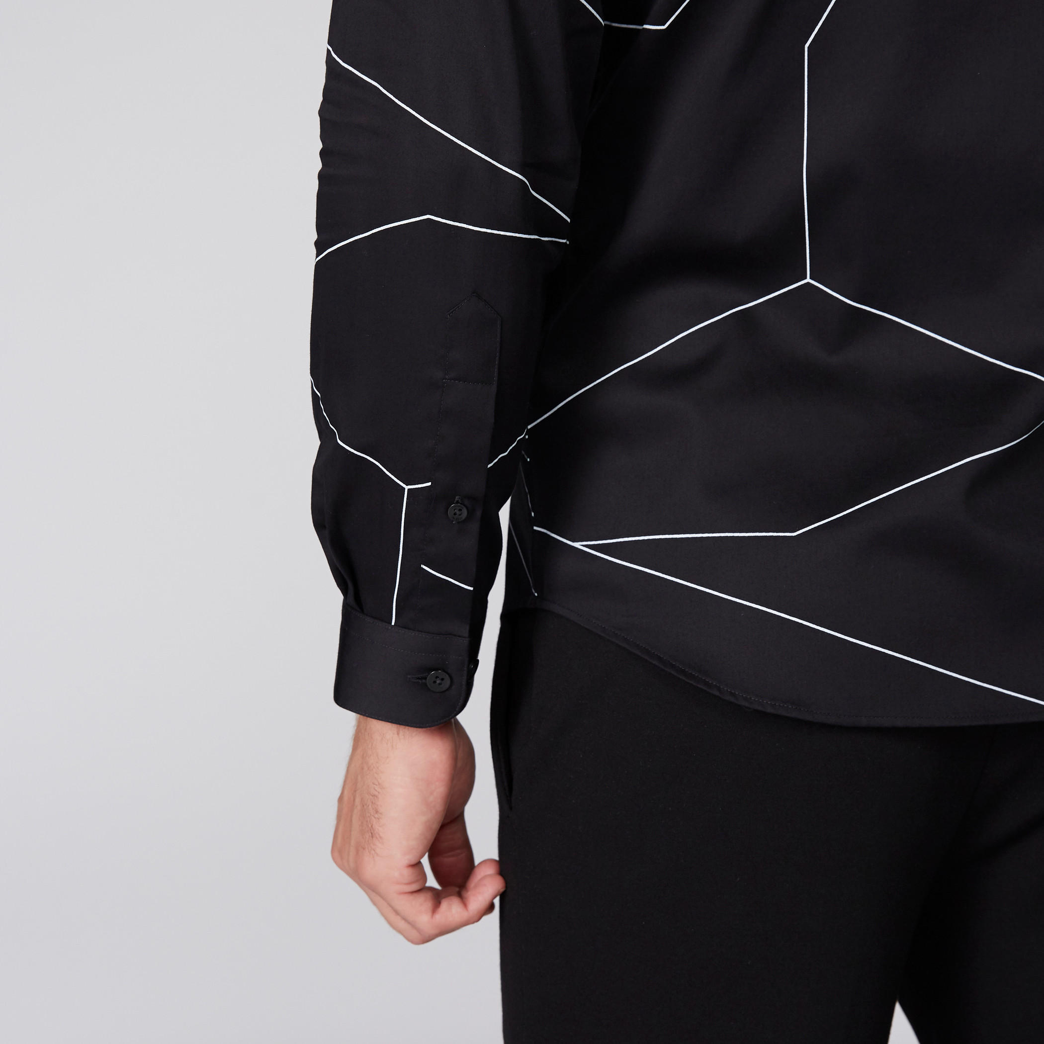 قميص بأكمام طويلة ووصلة أزرار مخفية وطبعات من لوم-men-clothing-shirts-image-2