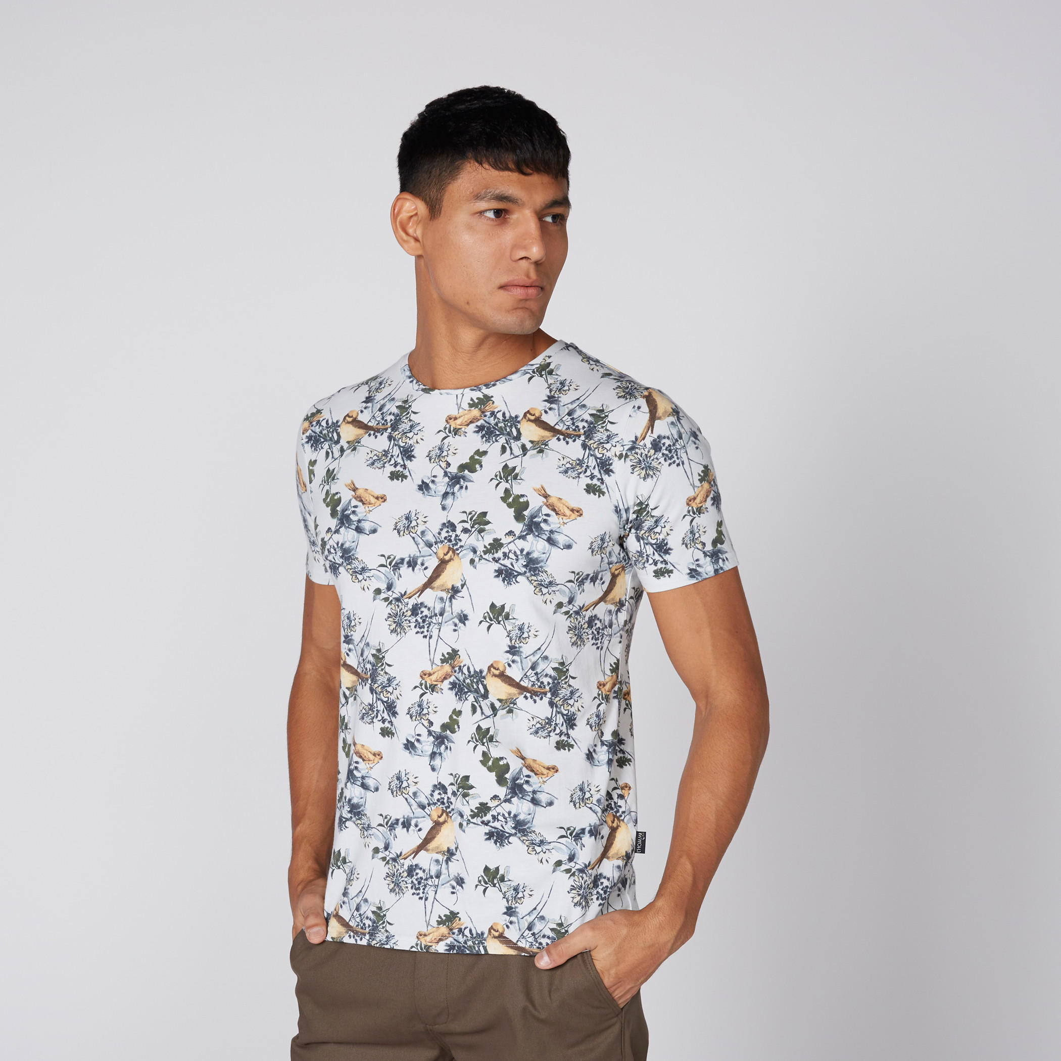 تيشيرت بياقة مستديرة وأكمام قصيرة وطبعات من لوم-men-clothing-tshirtsandpolos-tshirts-image-1