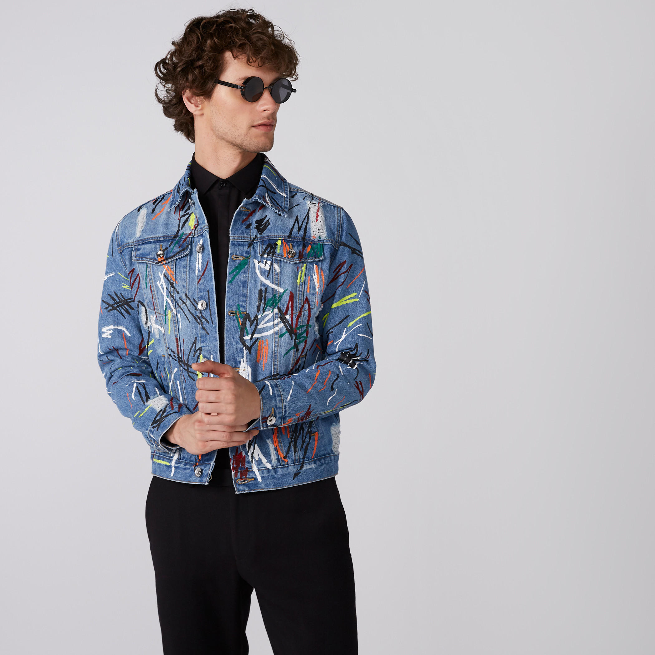 جاكيت دينم بطبعات وأكمام طويلة وزر إغلاق من لوم-men-clothing-jacketsandblazers-jackets-image-1