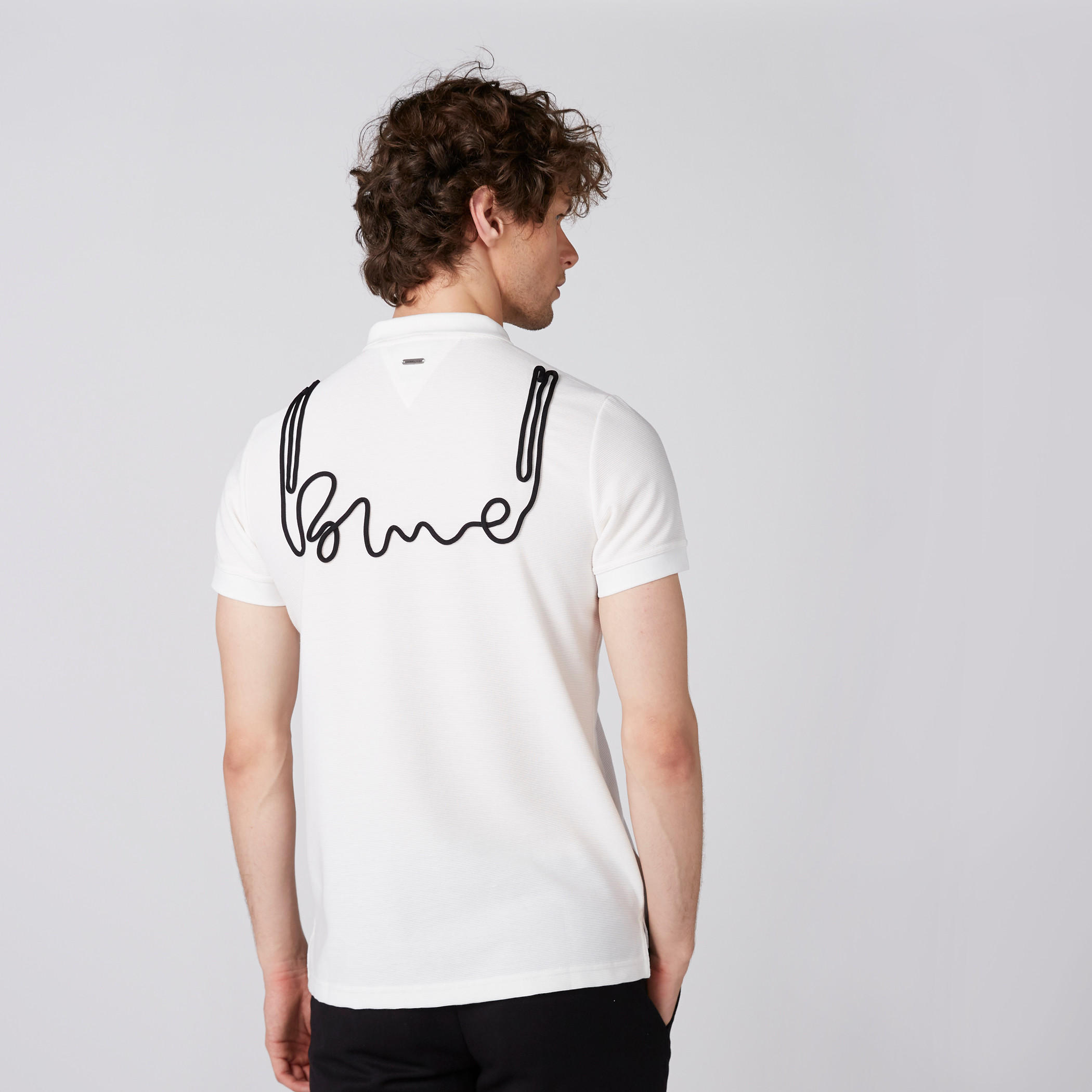 تيشيرت مطرّز بأكمام قصيرة وياقة بولو من لوم-men-clothing-tshirtsandpolos-polos-image-1