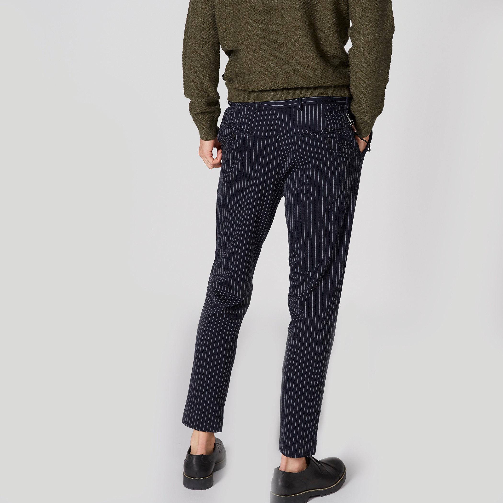 بنطال مقلم بزر إغلاق وجيوب من لوم-men-clothing-bottoms-trousersandchinos-trousers-image-6