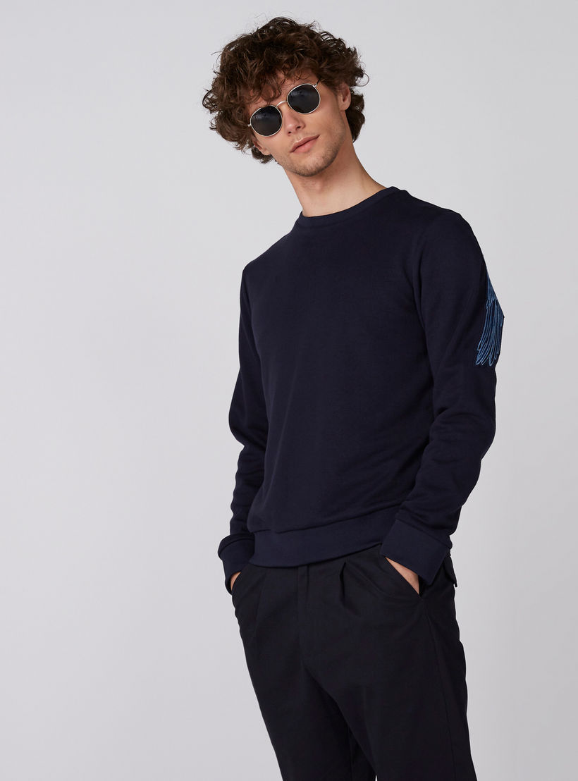سويت شيرت مطرّز بأكمام طويلة وياقة ضيقة من لوم-men-winterwear-hoodiesandsweatshirts-image-1