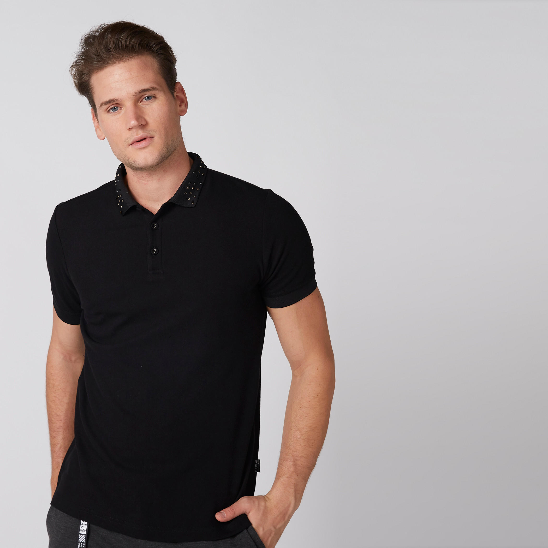 تيشيرت بولو مرصّع بأكمام قصيرة من لوم-men-clothing-tshirtsandpolos-polos-image-1