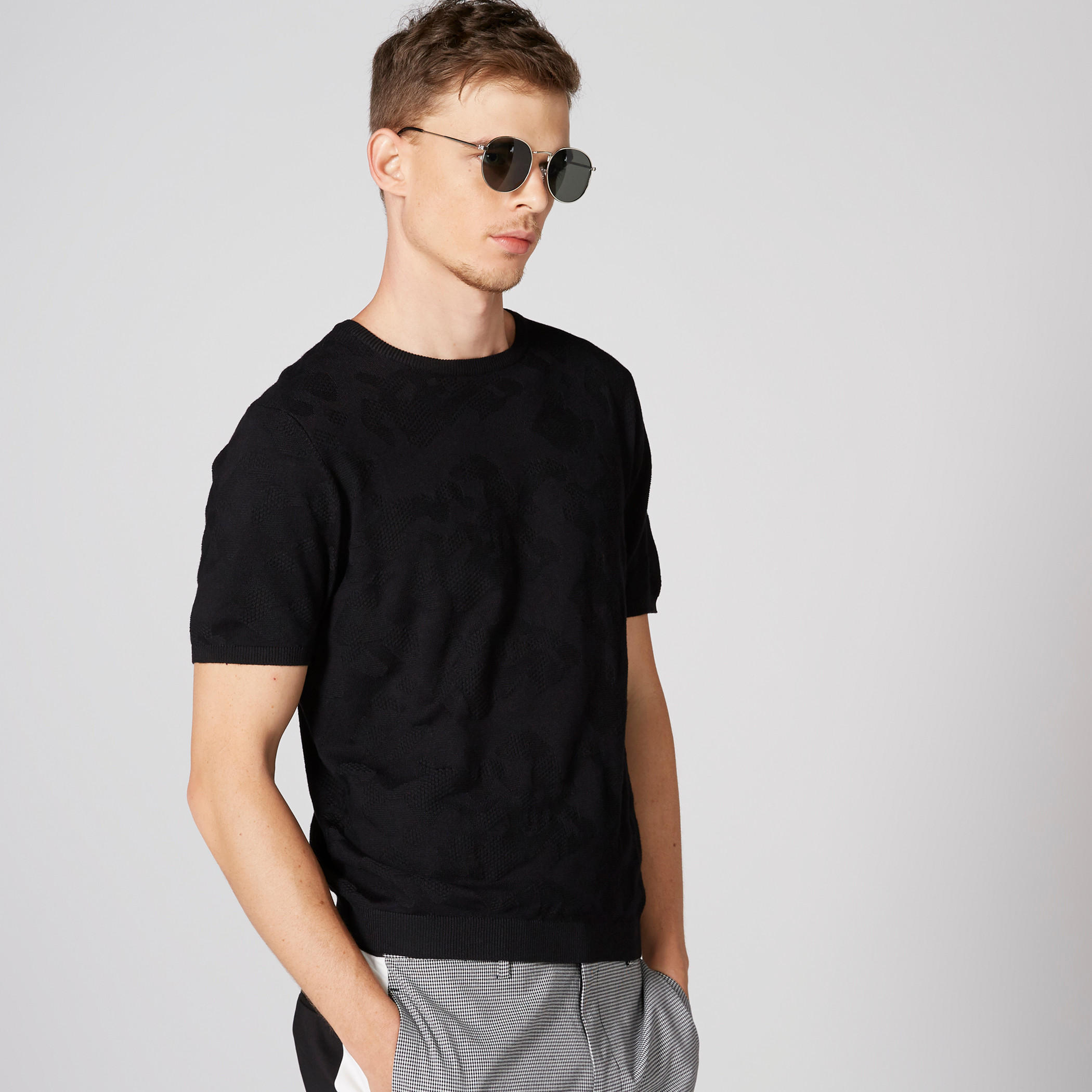 L'Homme Textured T-Shirt with Round Neck and Short Sleeves-men-clothing-tshirtsandpolos-tshirts-image-3