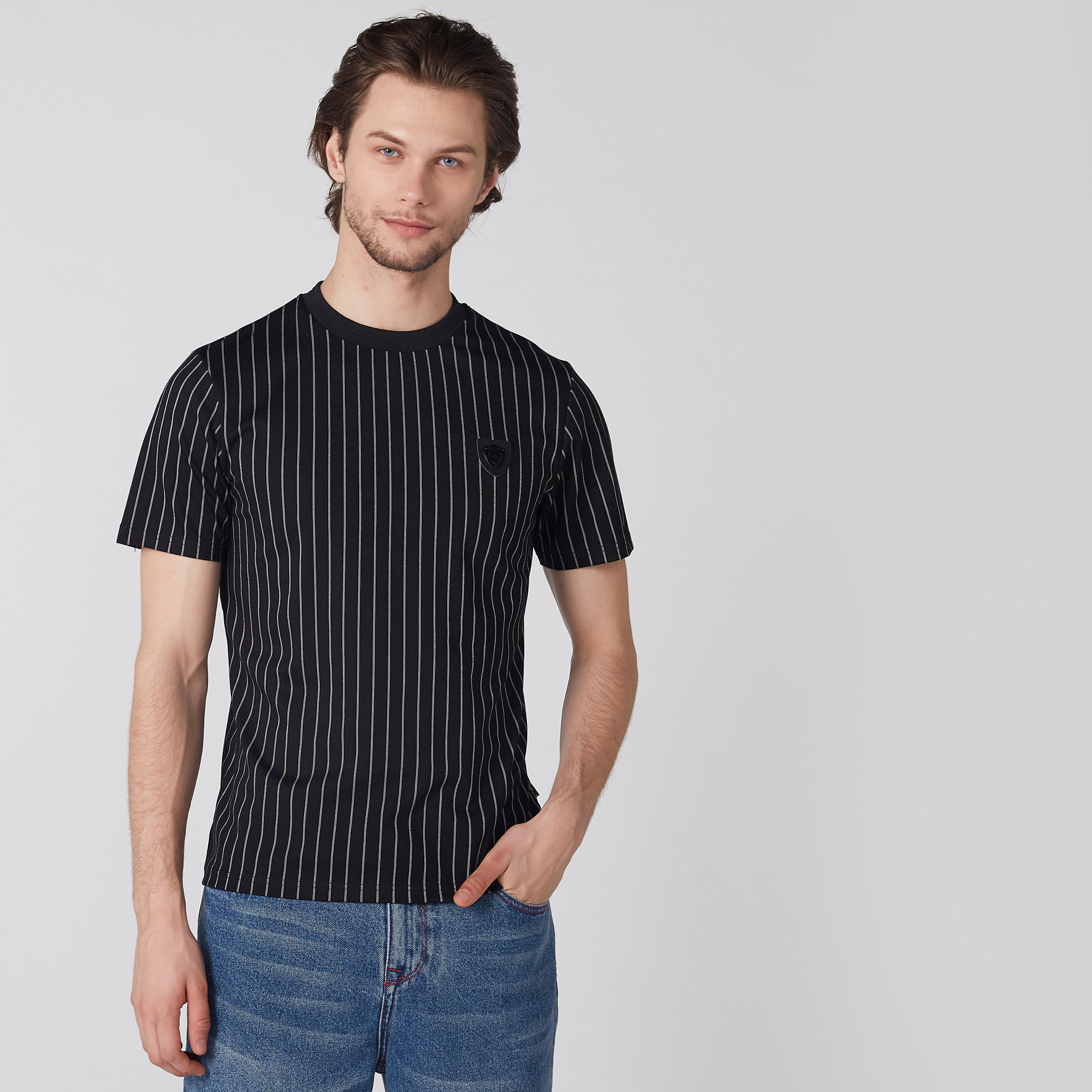 تيشيرت مقلّم بأكمام قصيرة من لوم-men-clothing-tshirtsandpolos-tshirts-image-1