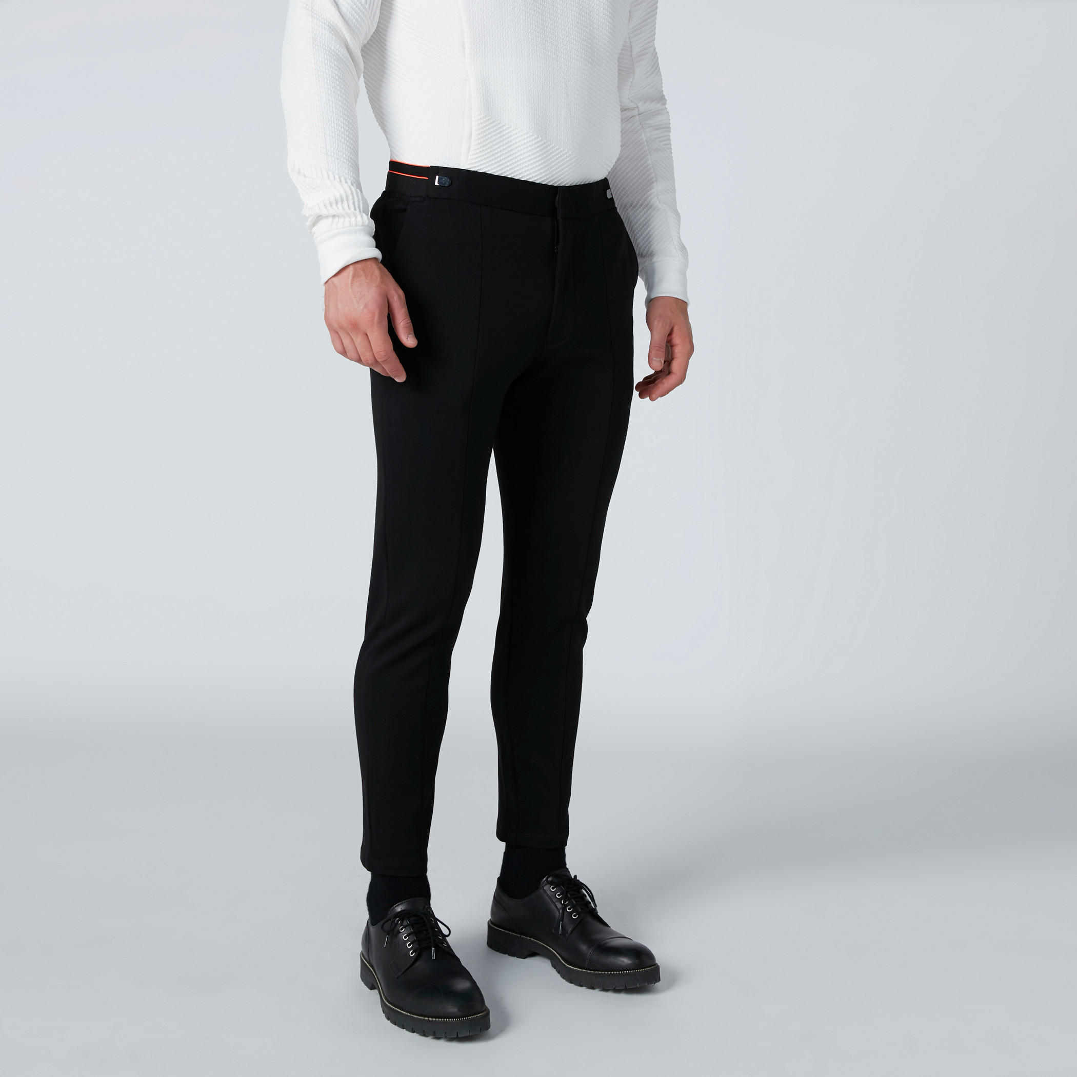 بنطال بخصر مطّاطي مغاير وجيوب من لوم-men-clothing-bottoms-trousersandchinos-trousers-image-1