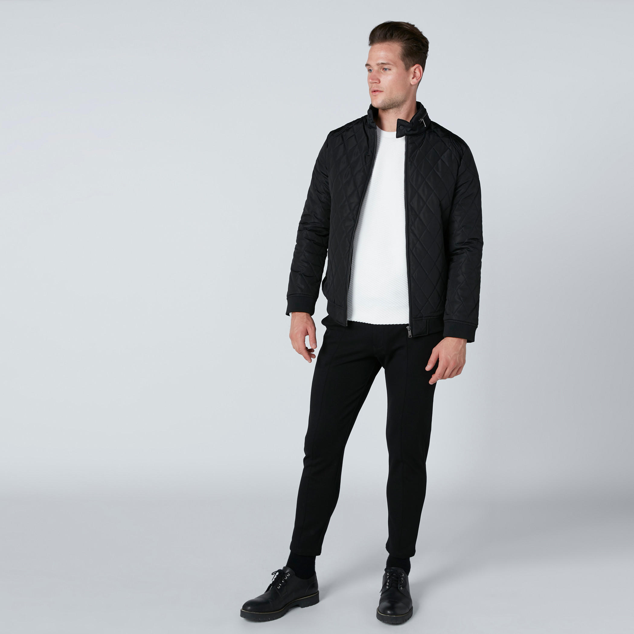 بنطال بخصر مطّاطي مغاير وجيوب من لوم-men-clothing-bottoms-trousersandchinos-trousers-image-2