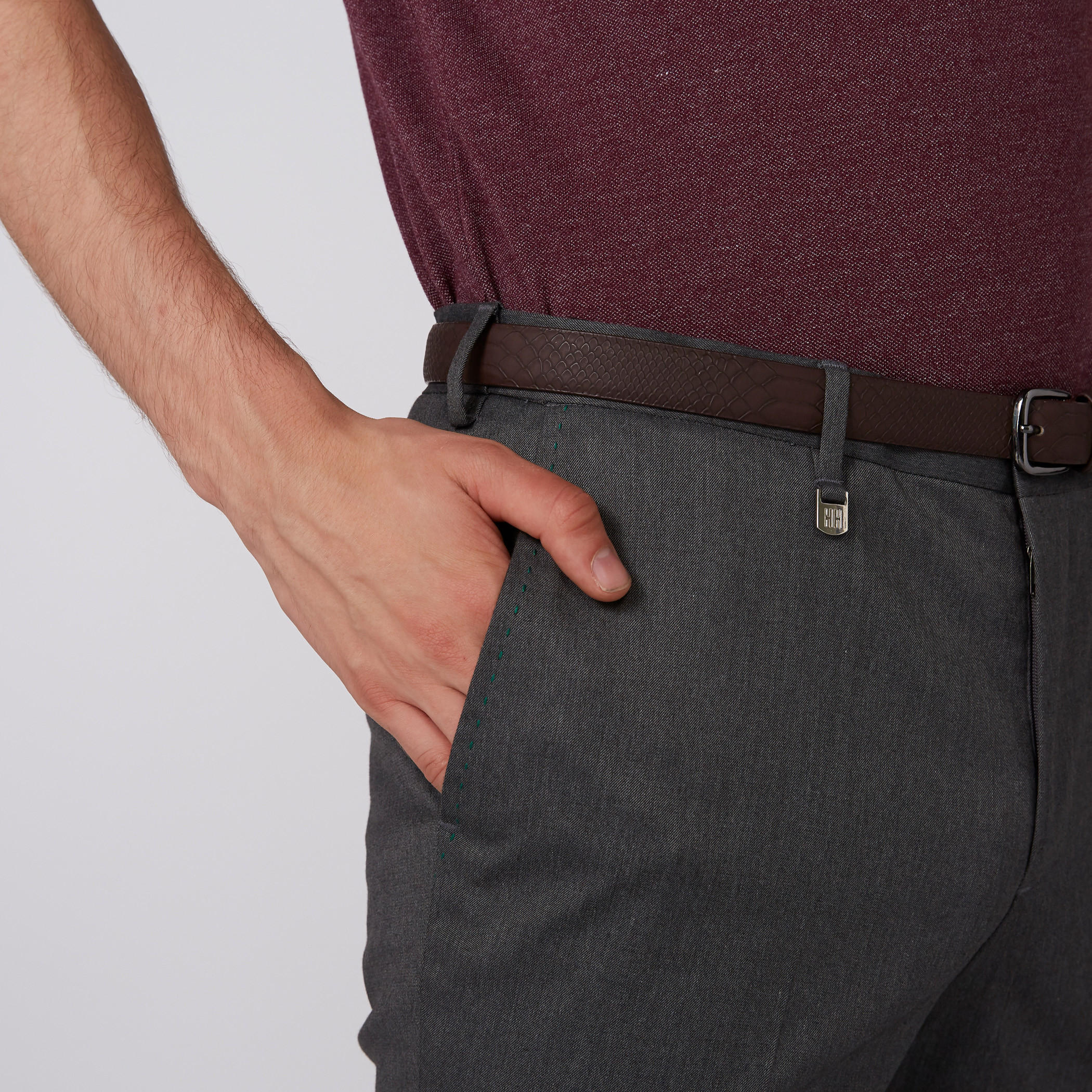 بنطال طويل بخصر متوسط الارتفاع وجيوب من لوم-men-clothing-bottoms-trousersandchinos-trousers-image-3