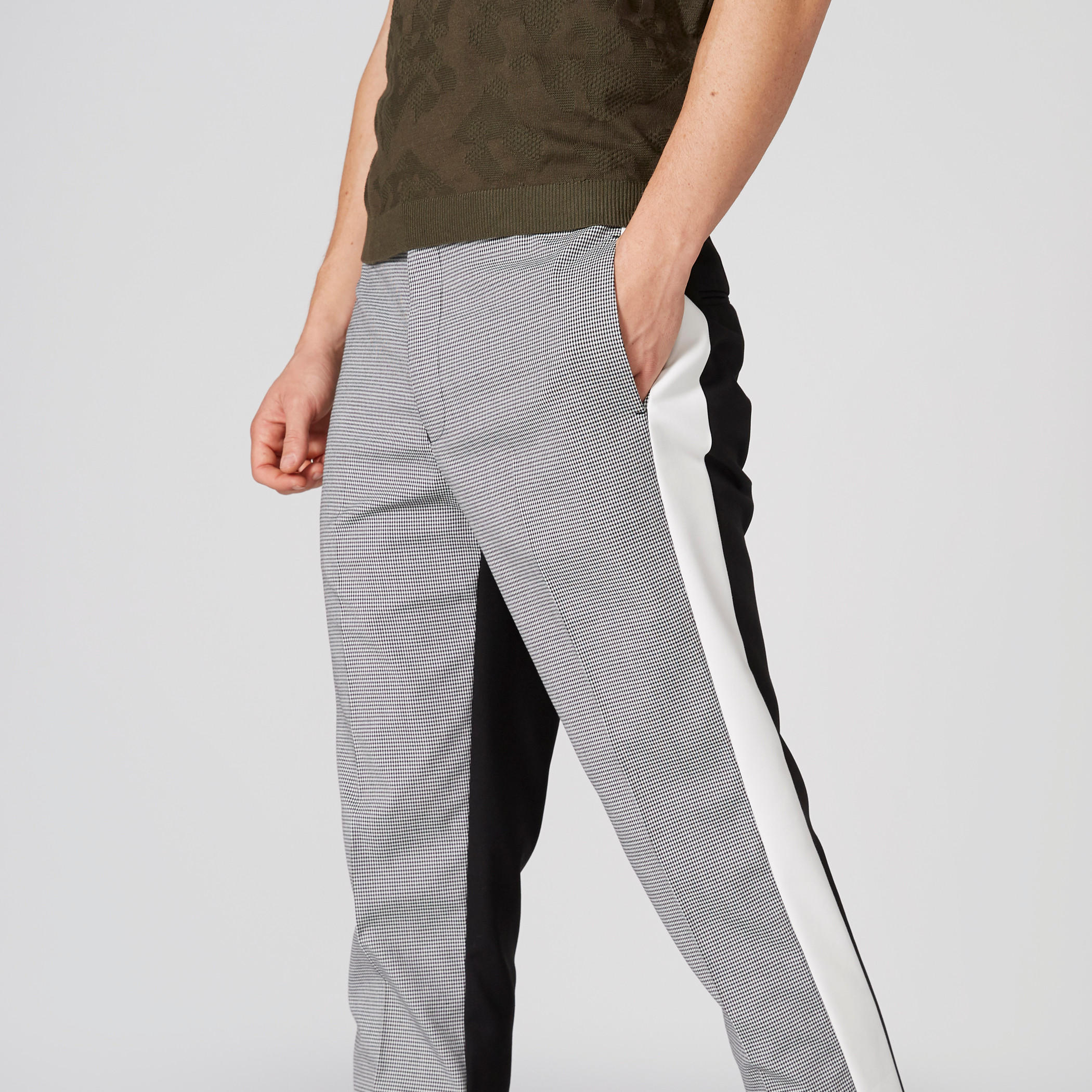 بنطال كاروهات طويل بجيوب من لوم-men-clothing-bottoms-trousersandchinos-trousers-image-4