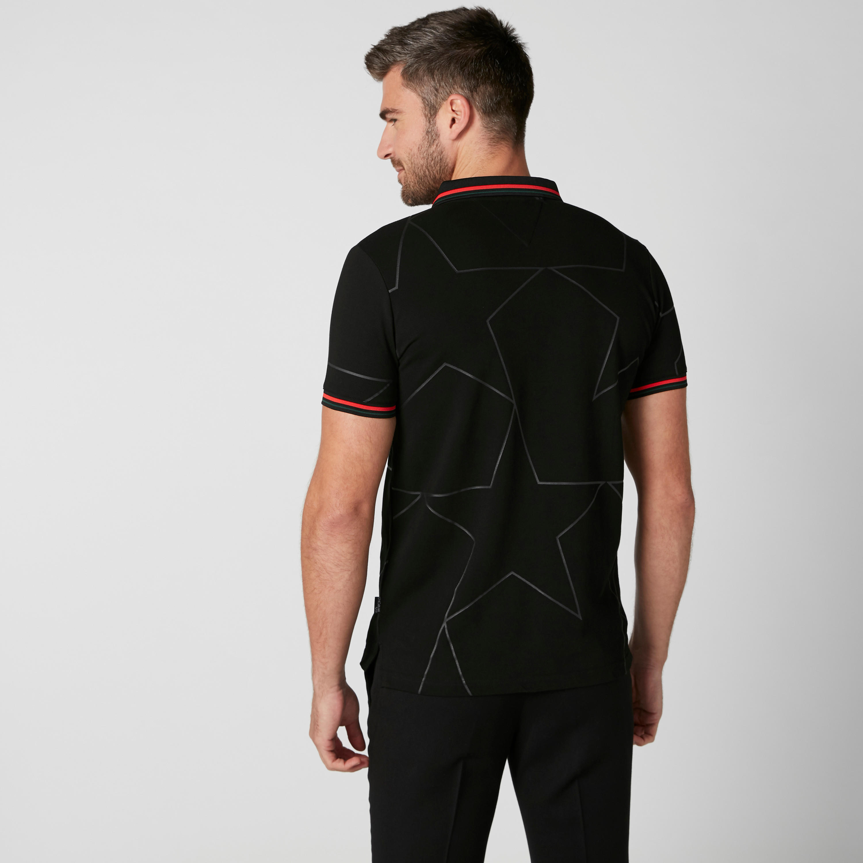 تيشيرت بأكمام قصيرة وياقة بولو مزيّن بطبعات من لوم-men-clothing-tshirtsandpolos-polos-image-2