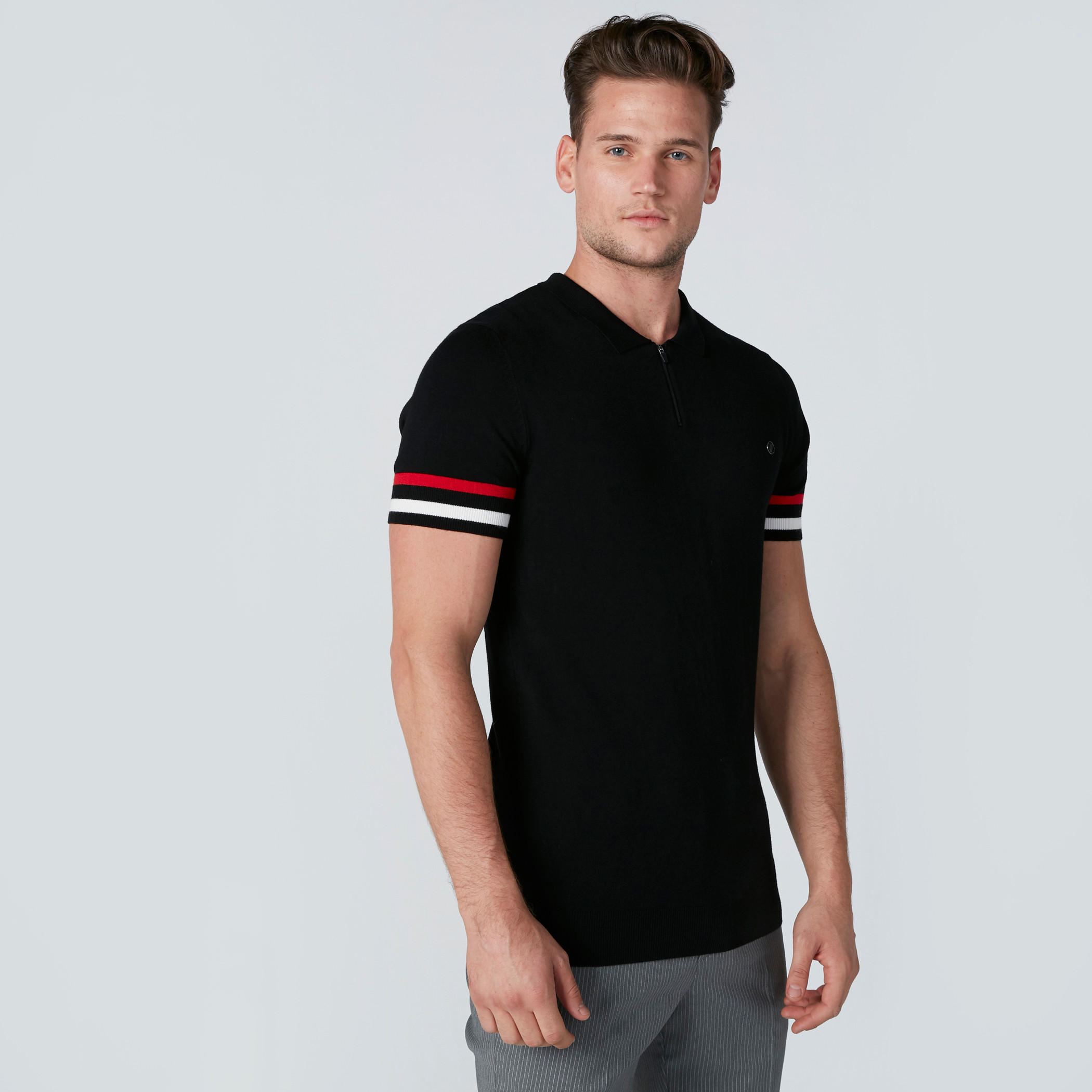 تيشيرت مقلّم بأكمام قصيرة وسحّاب من لوم-men-clothing-tshirtsandpolos-tshirts-image-3