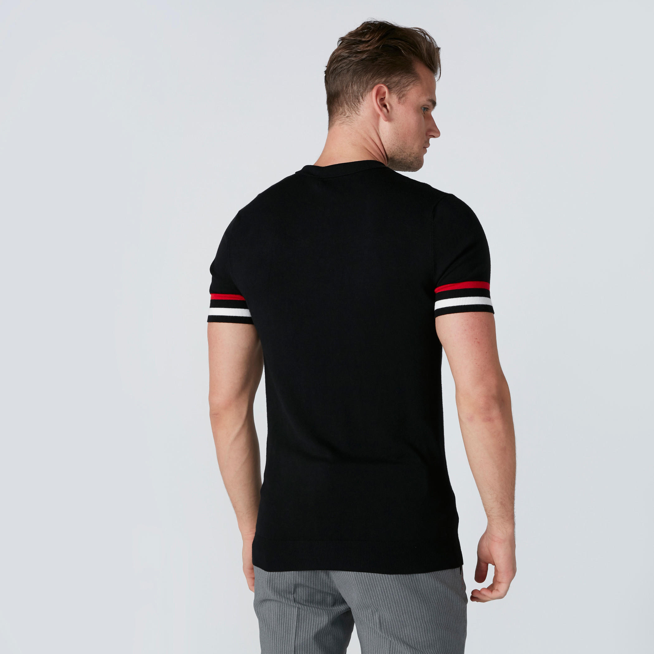 تيشيرت مقلّم بأكمام قصيرة وسحّاب من لوم-men-clothing-tshirtsandpolos-tshirts-image-4