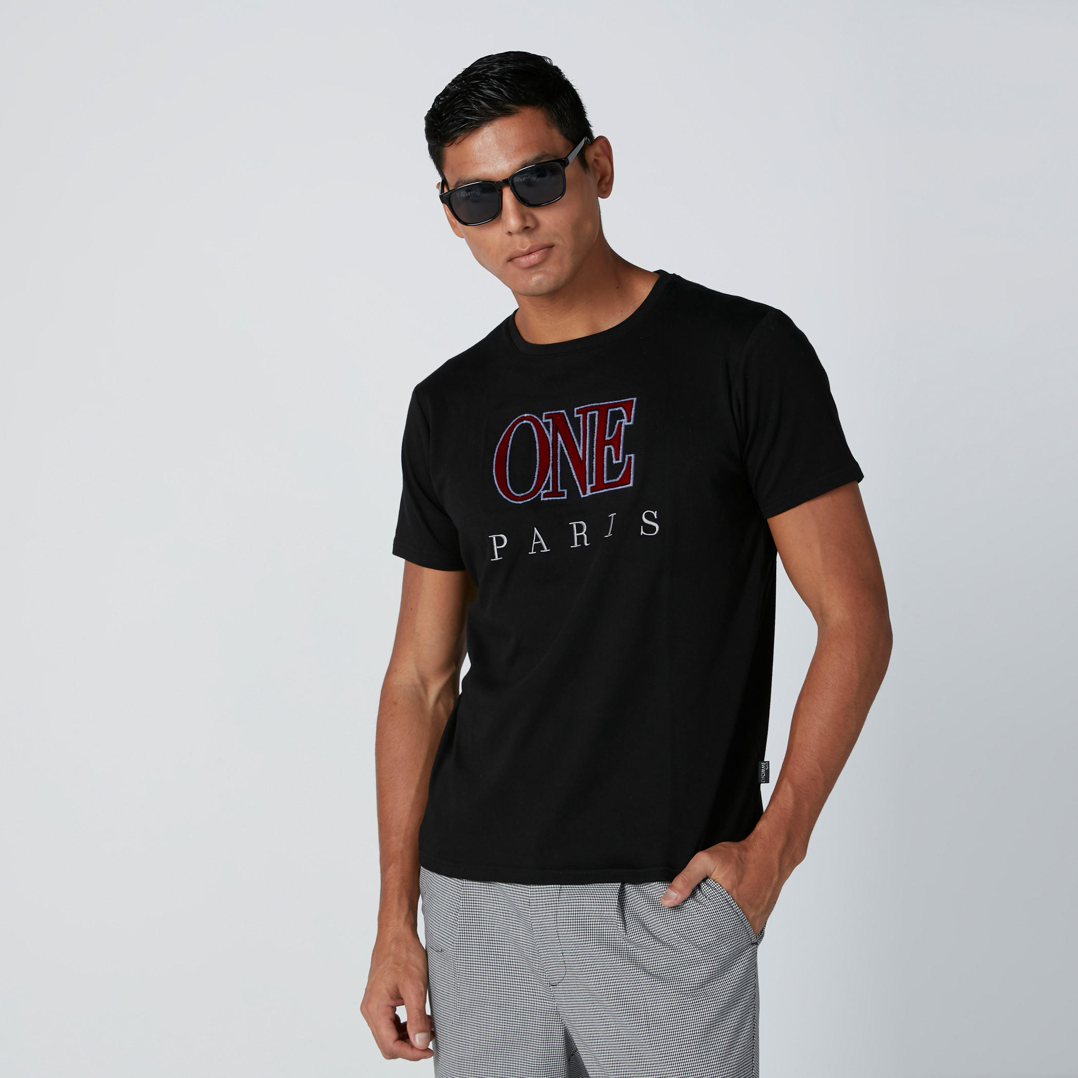 تيشيرت مطرّز بأكمام قصيرة من لوم-men-clothing-tshirtsandpolos-tshirts-image-1
