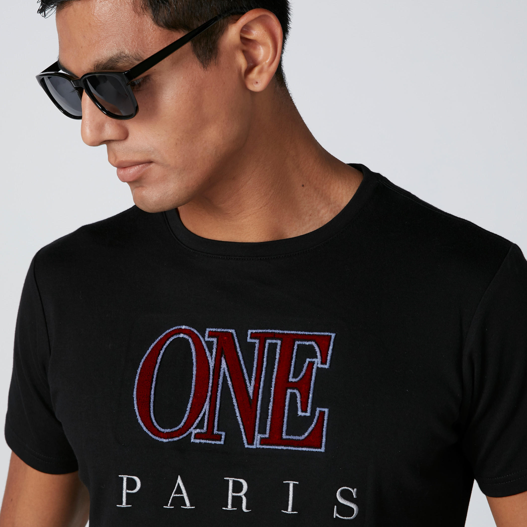 تيشيرت مطرّز بأكمام قصيرة من لوم-men-clothing-tshirtsandpolos-tshirts-image-3