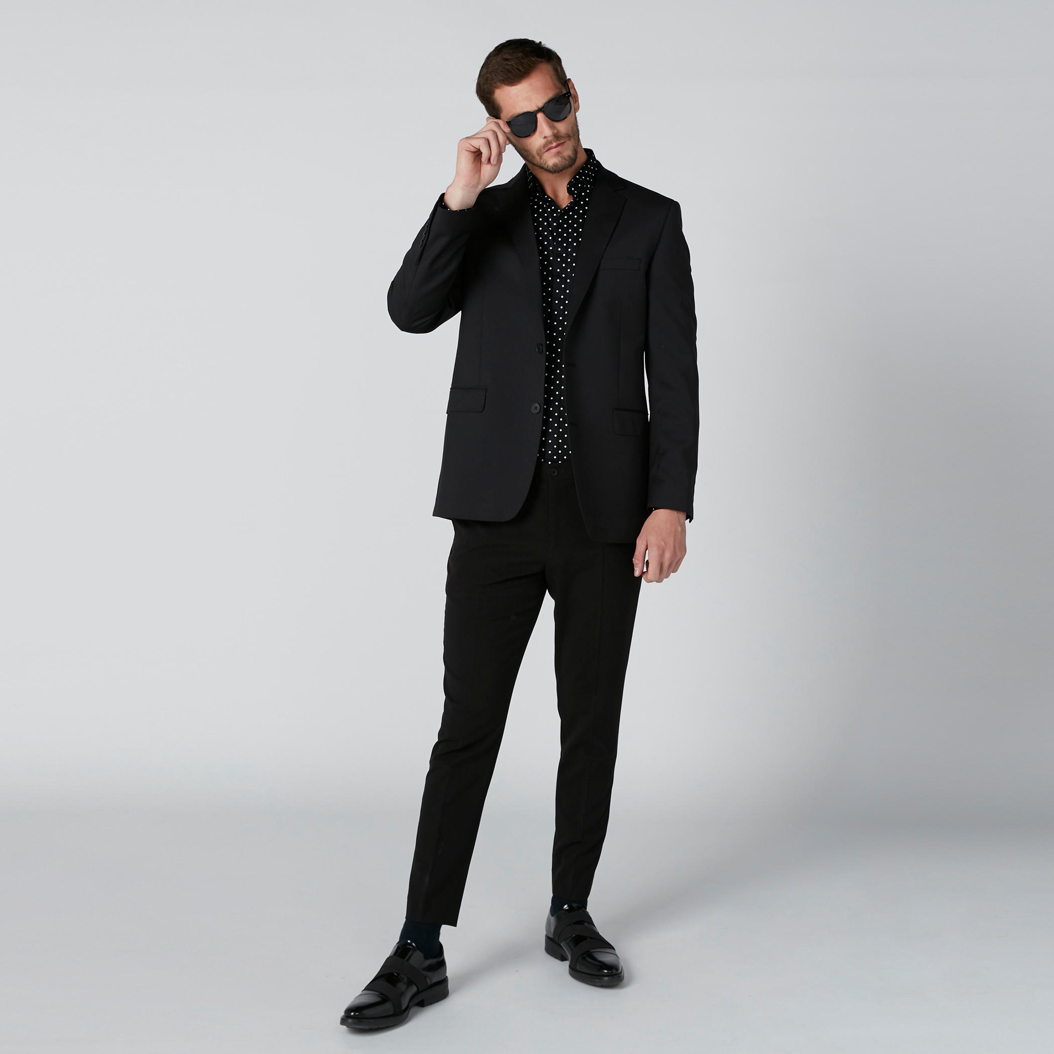 قميص سليم فيت بأكمام طويلة وطبعات منقّطة من لوم-men-clothing-shirts-image-2
