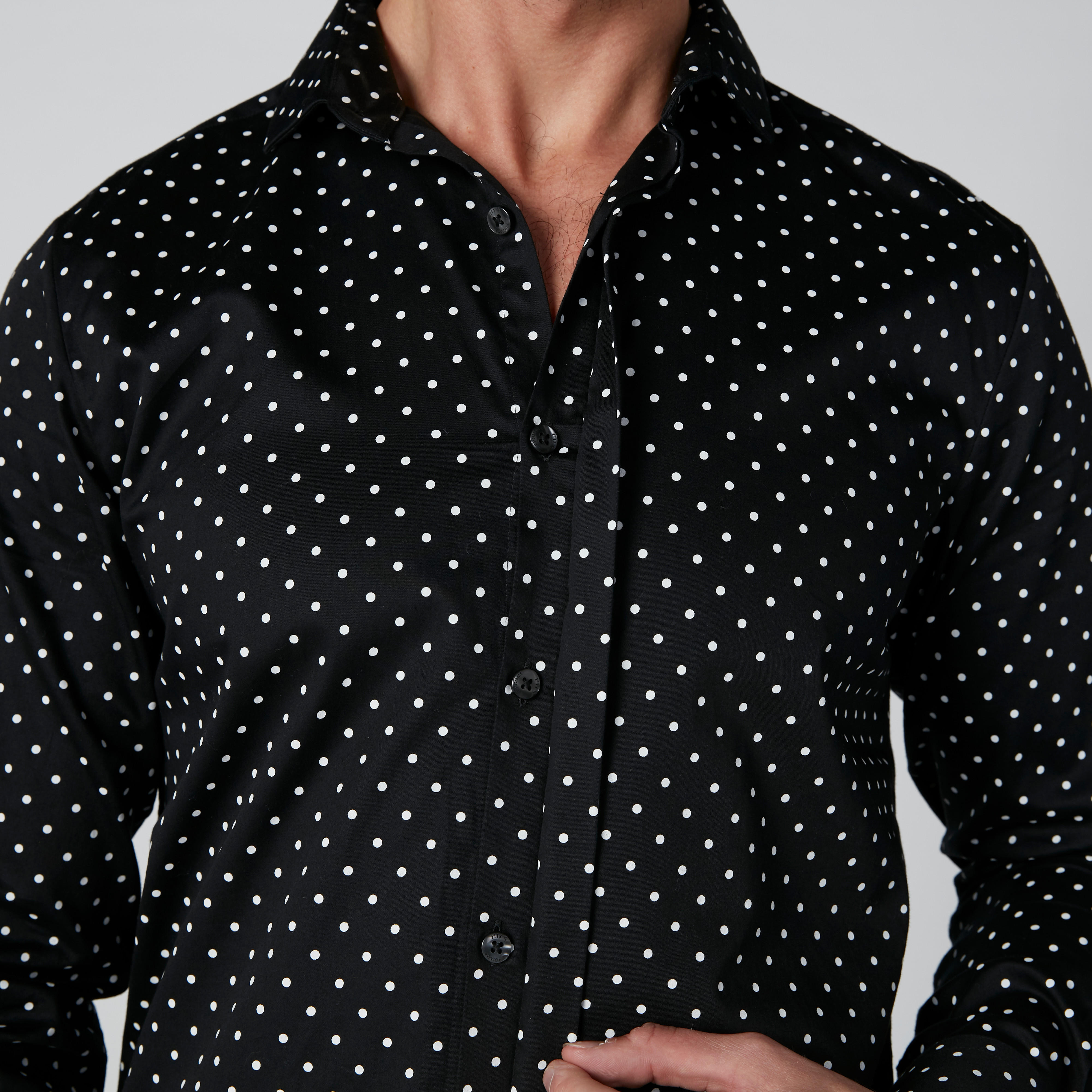 قميص سليم فيت بأكمام طويلة وطبعات منقّطة من لوم-men-clothing-shirts-image-4