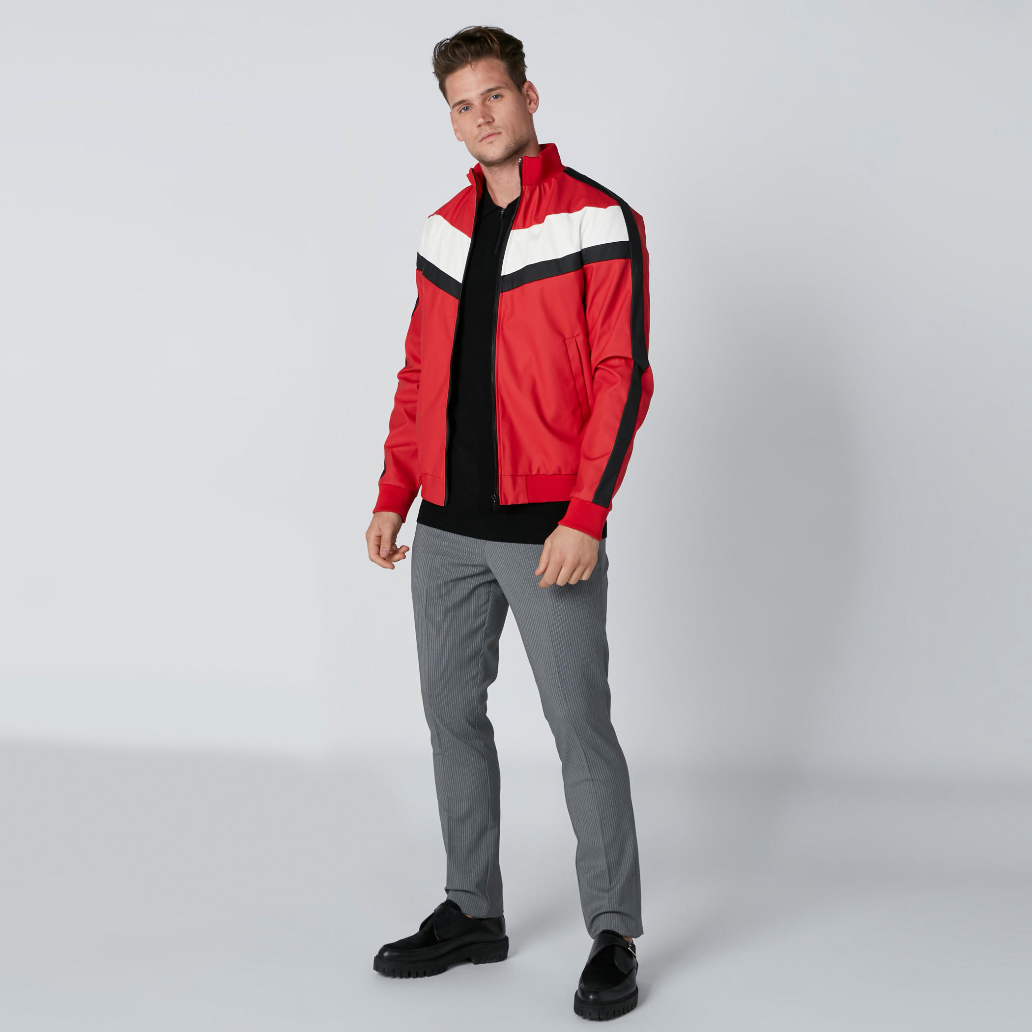 بنطال مقلّم بقصّة سليم وجيوب من لوم-men-clothing-bottoms-trousersandchinos-trousers-image-1