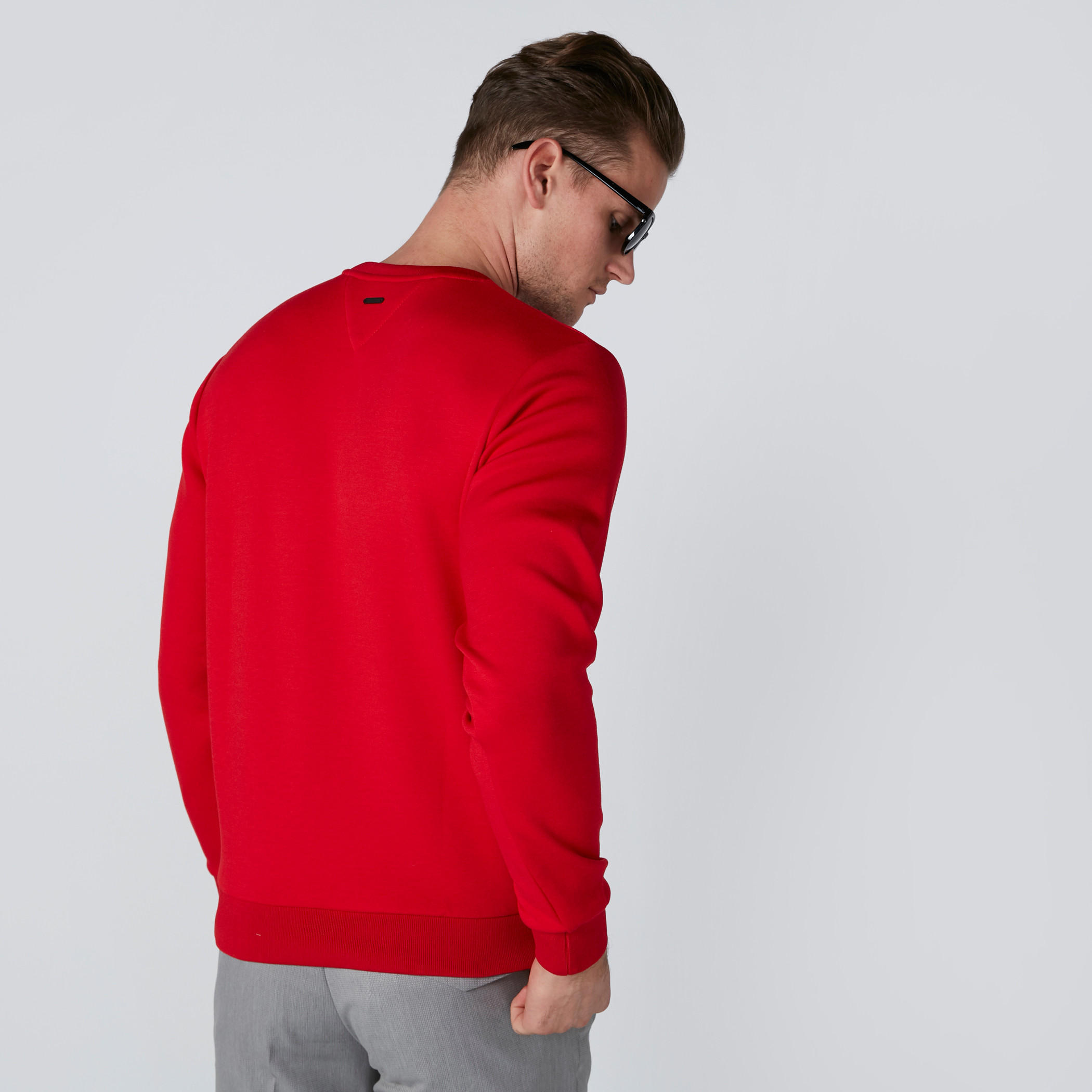 سويت شيرت بياقة ضيّقة وأكمام طويلة وطبعات من لوم-men-winterwear-hoodiesandsweatshirts-image-3
