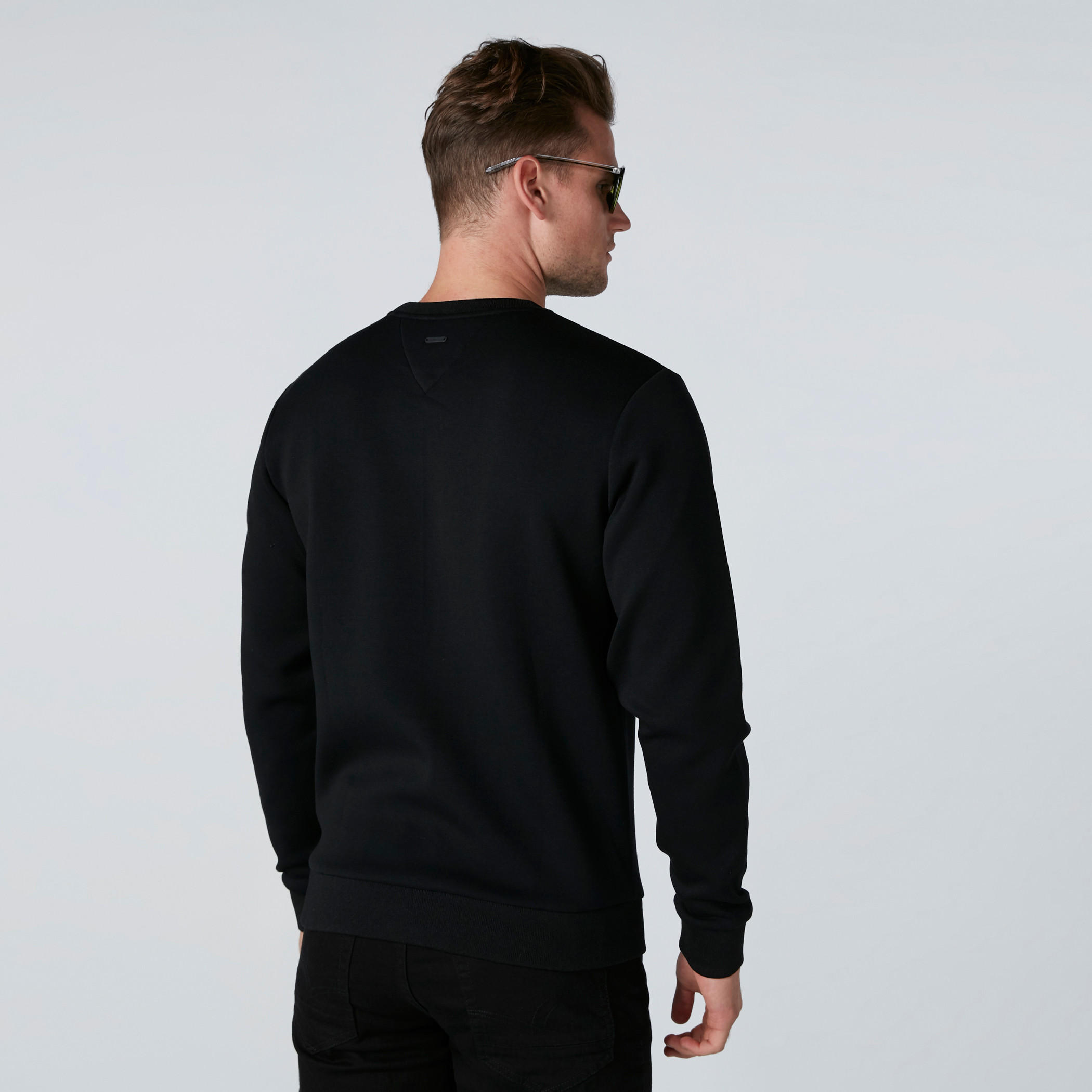 سويت شيرت مطرّز بأكمام طويلة وياقة ضيقة من لوم-men-winterwear-hoodiesandsweatshirts-image-2