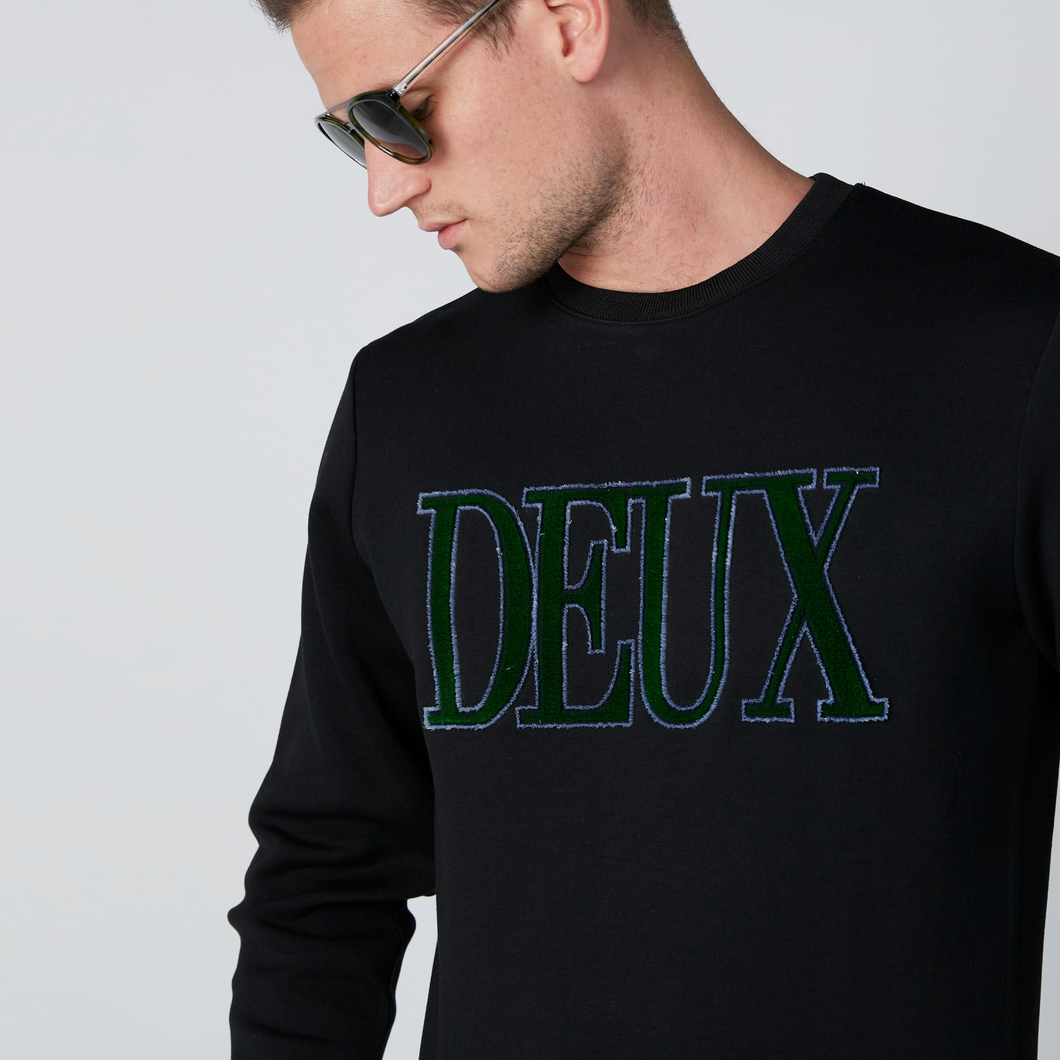سويت شيرت مطرّز بأكمام طويلة وياقة ضيقة من لوم-men-winterwear-hoodiesandsweatshirts-image-4