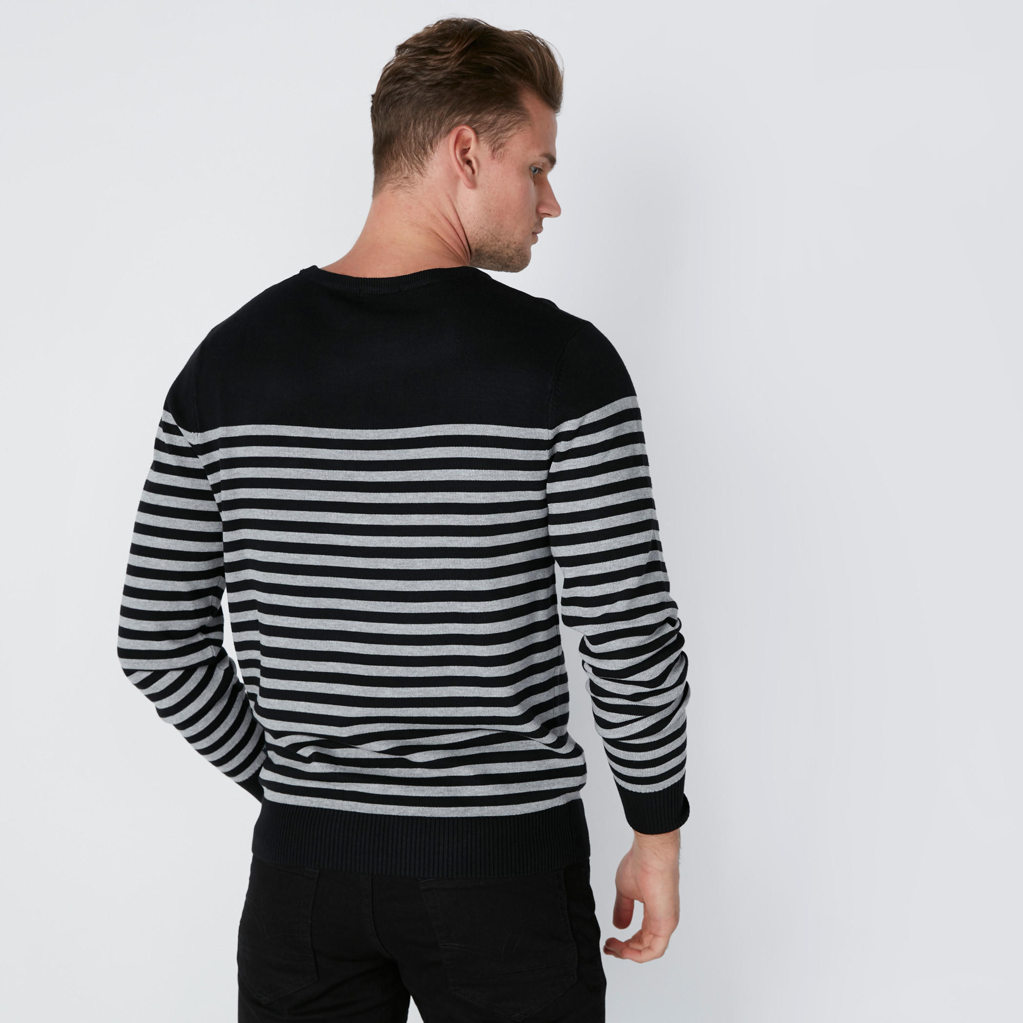 سويت شيرت مقلّم بأكمام طويلة من لوم-men-clothing-sweatersandpullovers-image-2