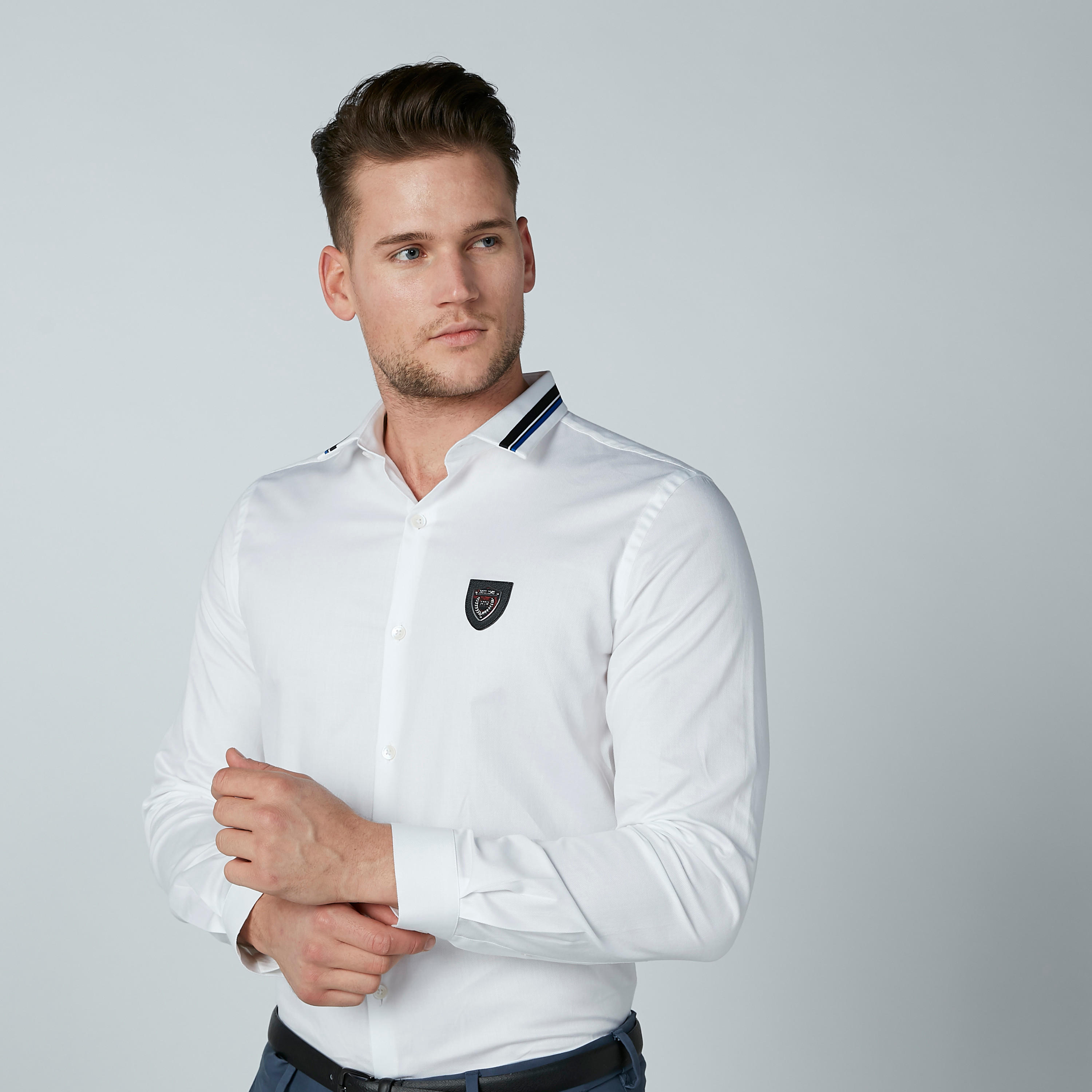 قميص سادة بأكمام طويلة وياقة عاديّة من لوم-men-clothing-shirts-image-1