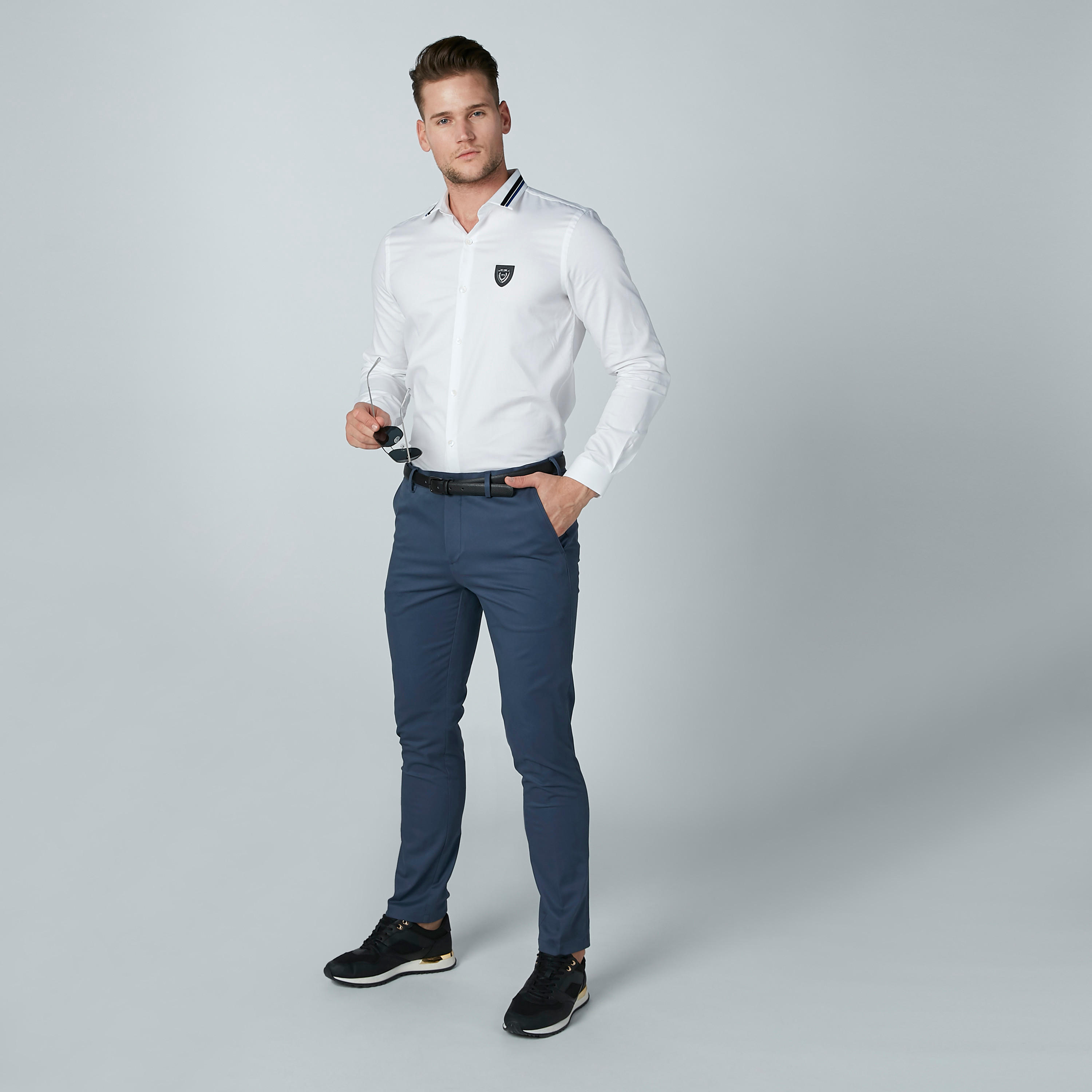 قميص سادة بأكمام طويلة وياقة عاديّة من لوم-men-clothing-shirts-image-4