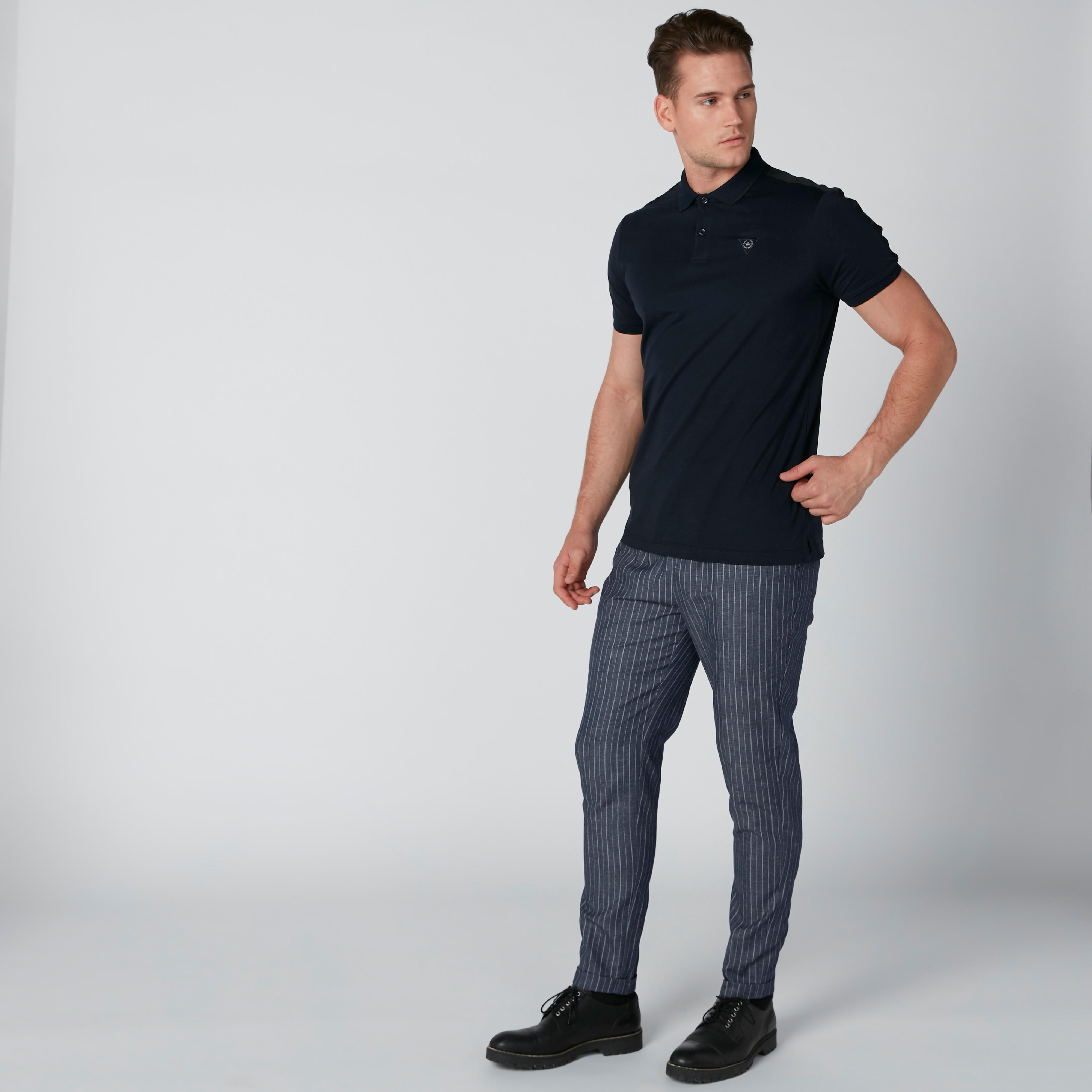 بنطال مقلّم برباط وجيوب من لوم-men-clothing-bottoms-trousersandchinos-trousers-image-1