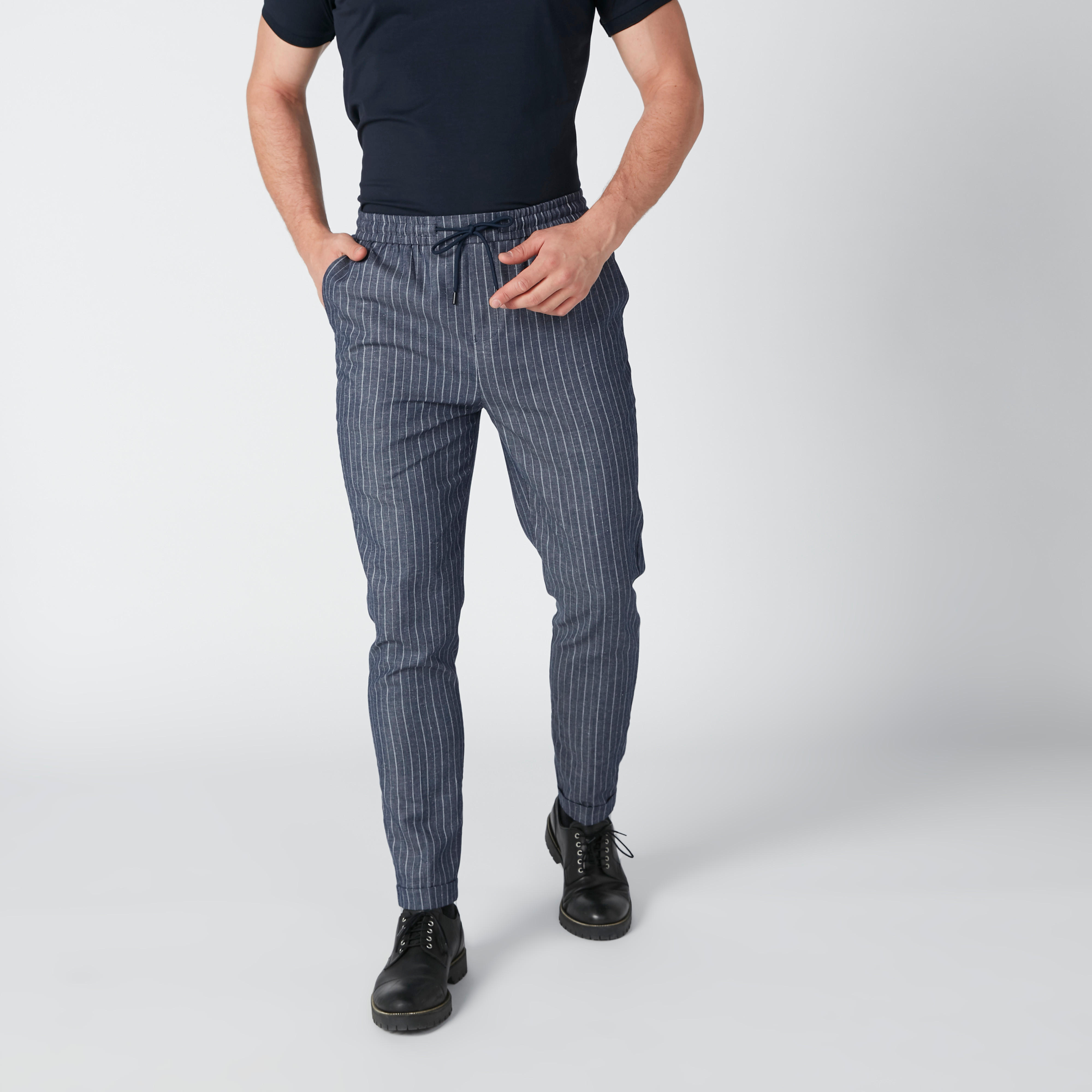 بنطال مقلّم برباط وجيوب من لوم-men-clothing-bottoms-trousersandchinos-trousers-image-2