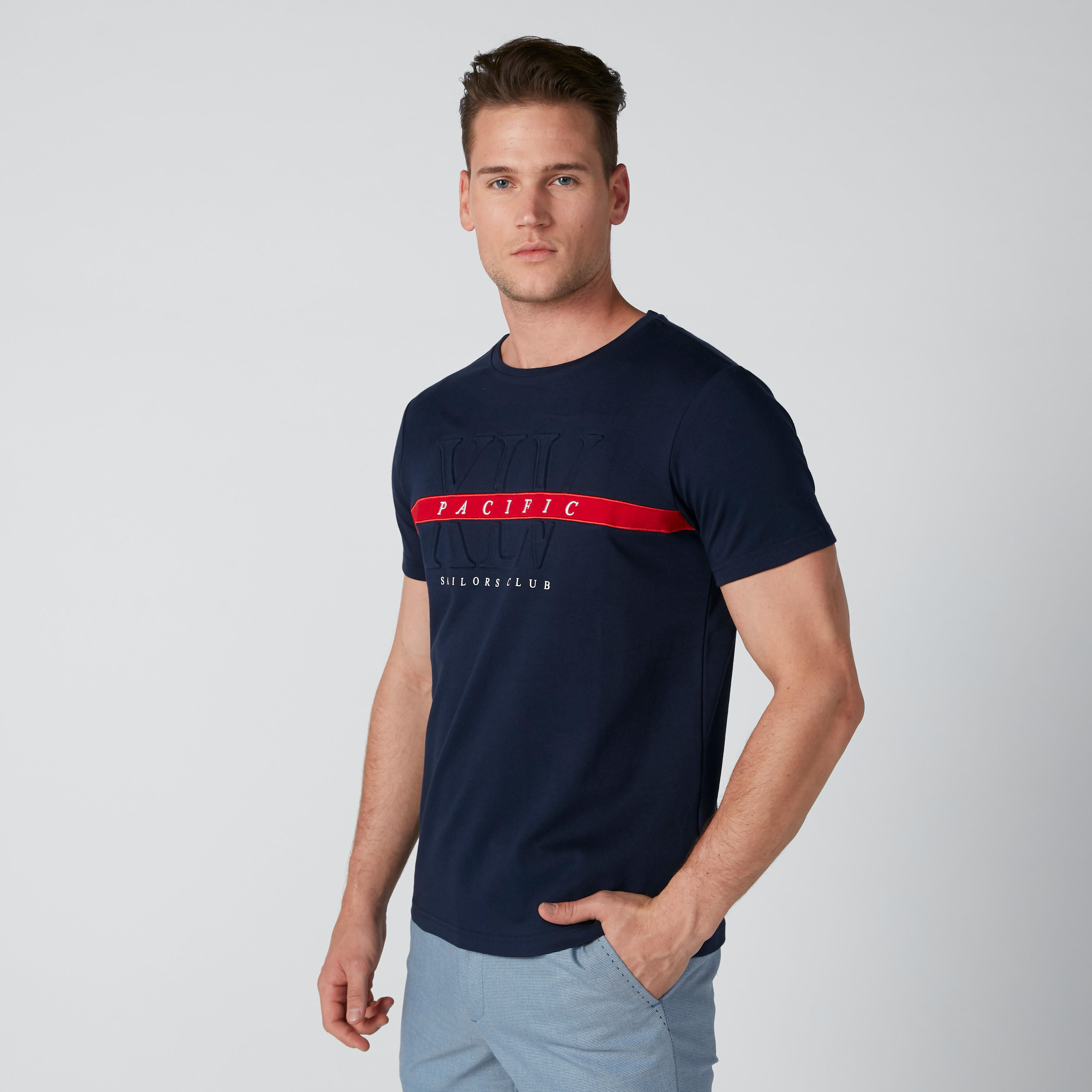 تيشيرت بأكمام قصيرة وطبعات من لوم-men-clothing-tshirtsandpolos-tshirts-image-4