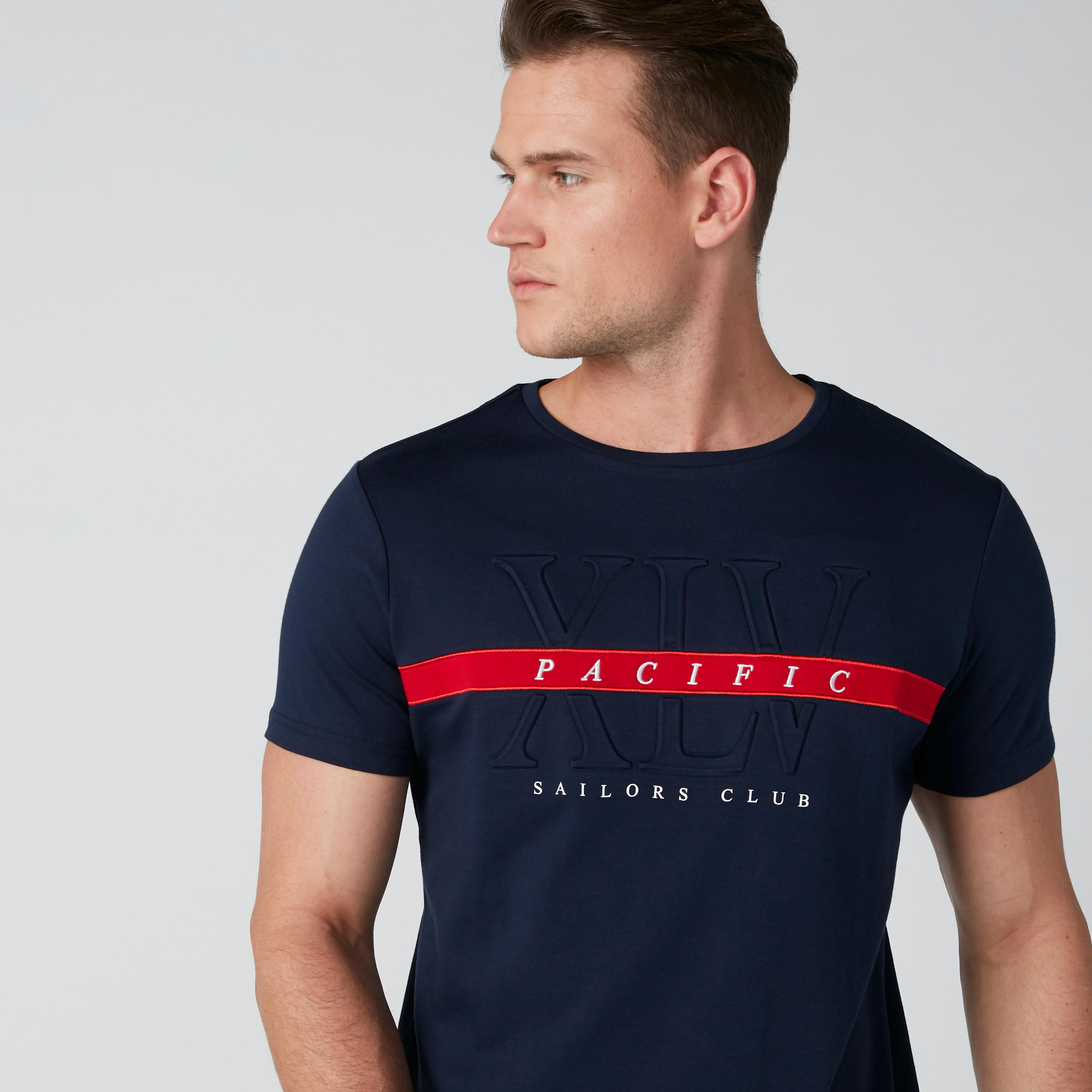 تيشيرت بأكمام قصيرة وطبعات من لوم-men-clothing-tshirtsandpolos-tshirts-image-5