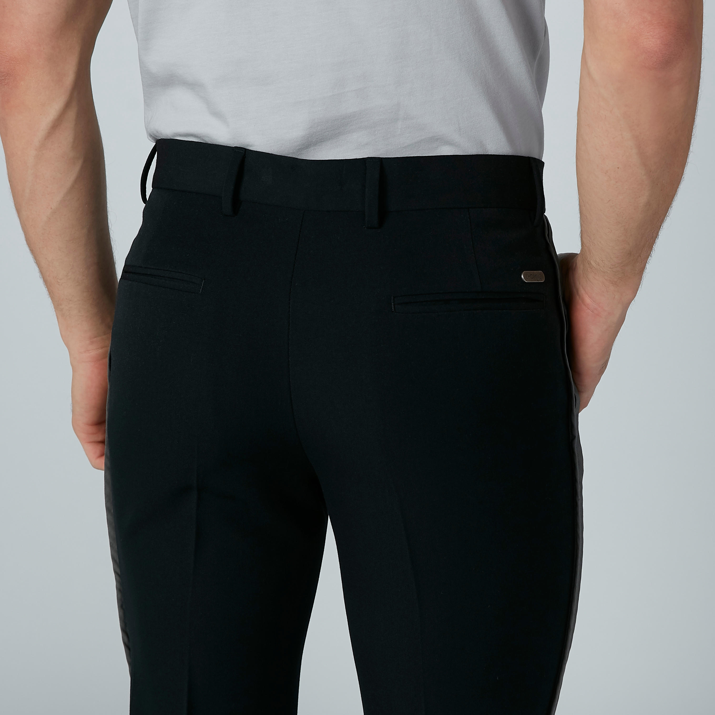 بنطال بجيوب وشريطة من لوم-men-clothing-bottoms-trousersandchinos-trousers-image-6