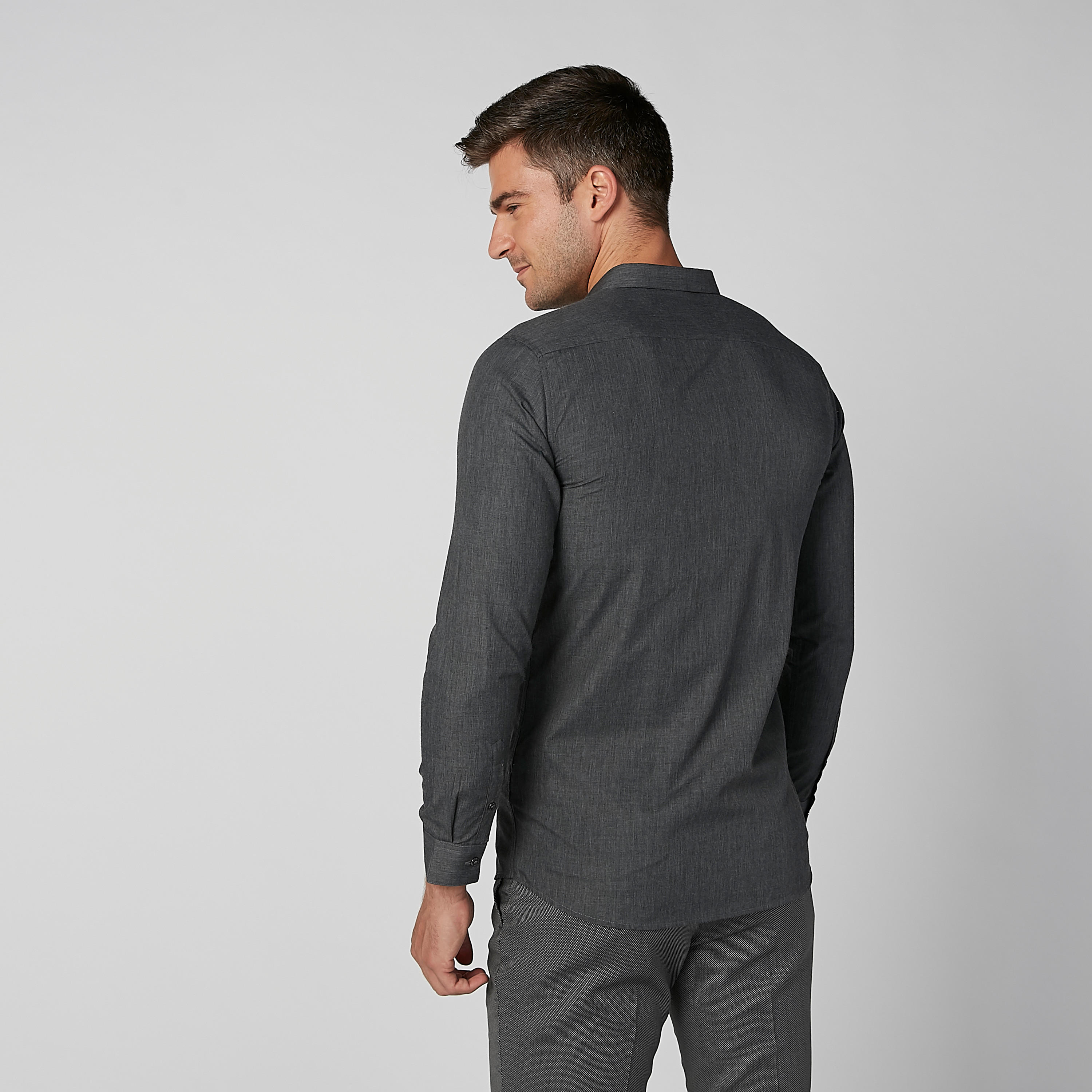 قميص سادة بأكمام طويلة وأزرار مخفيّة من لوم-men-clothing-shirts-image-4