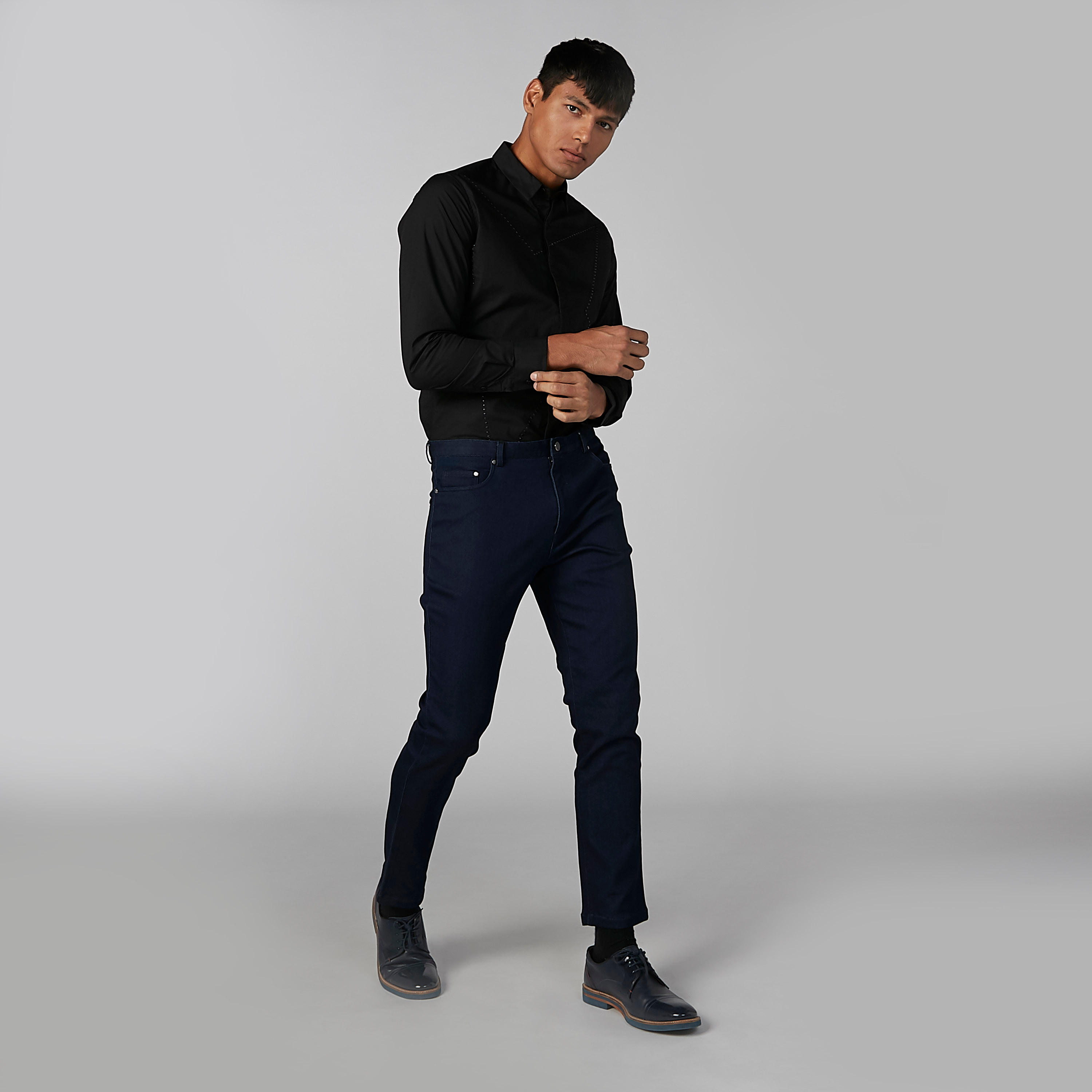قميص مزيّن بقصّة سليم وياقة عاديّة وأكمام طويلة من لوم-men-clothing-shirts-image-2