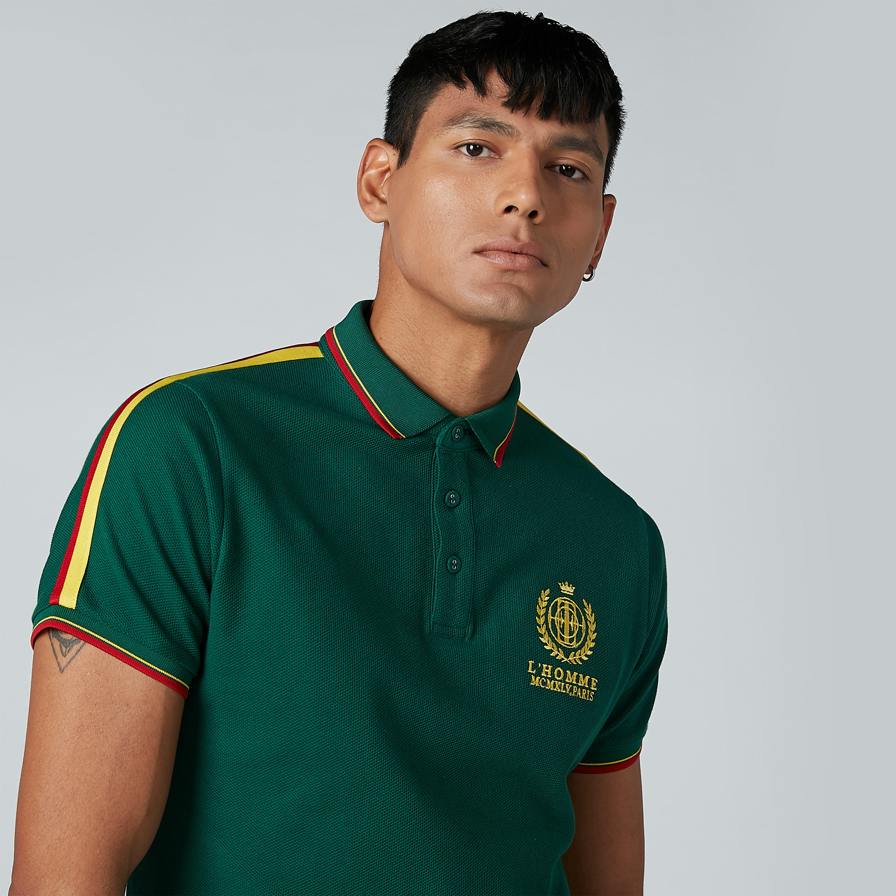 تيشيرت بياقة بولو وأكمام قصيرة وشريطة من لوم-men-clothing-tshirtsandpolos-polos-image-2