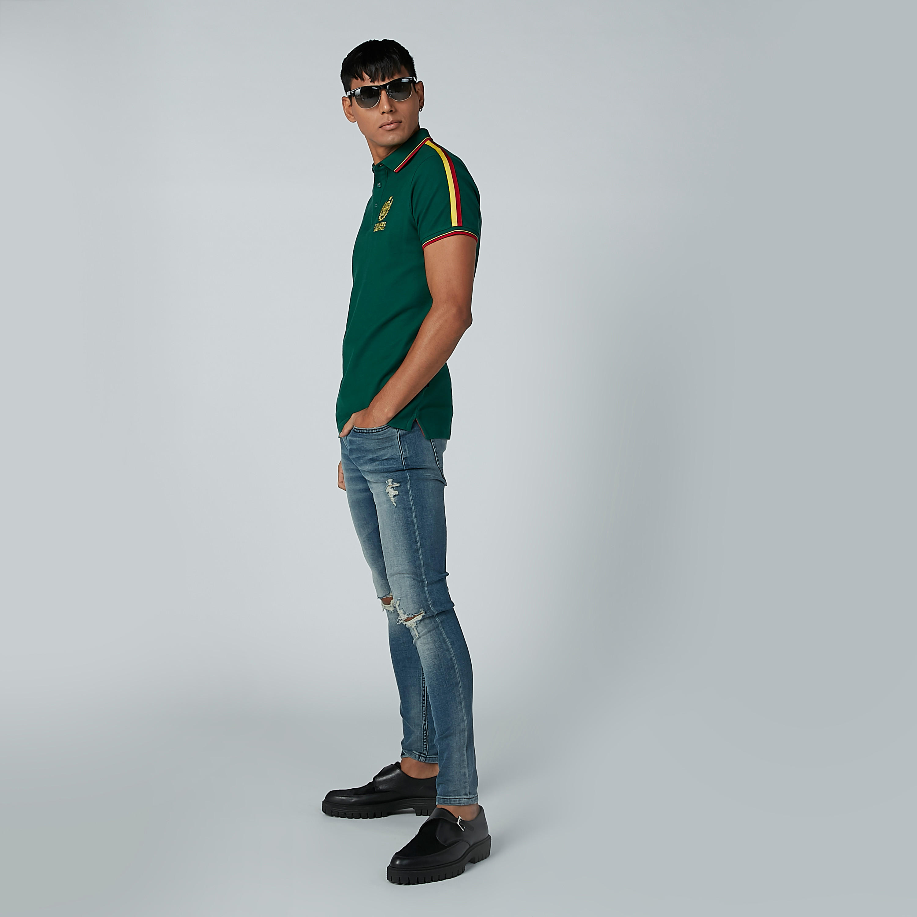 تيشيرت بياقة بولو وأكمام قصيرة وشريطة من لوم-men-clothing-tshirtsandpolos-polos-image-5