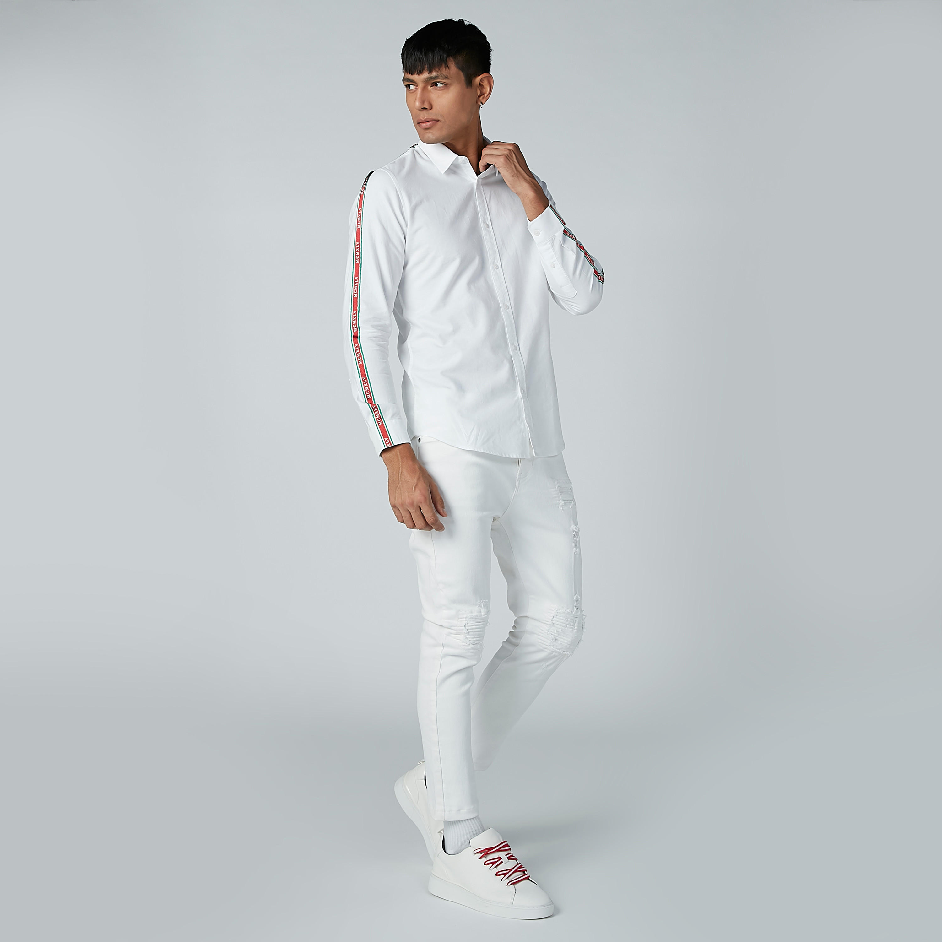 قميص بياقة واسعة وأكمام طويلة وشريطة من لوم-men-clothing-shirts-image-2
