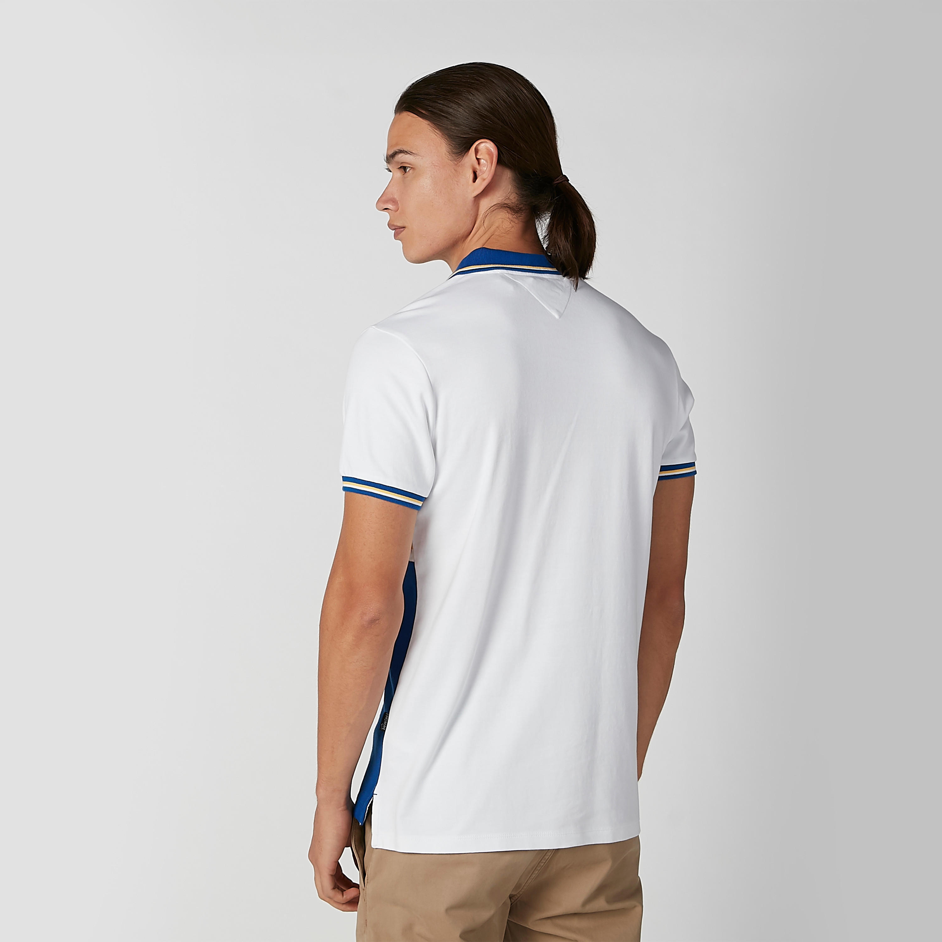 تيشيرت بقصّة سليم وتصاميم مغايرة وياقة بولو من لوم-men-clothing-tshirtsandpolos-polos-image-3