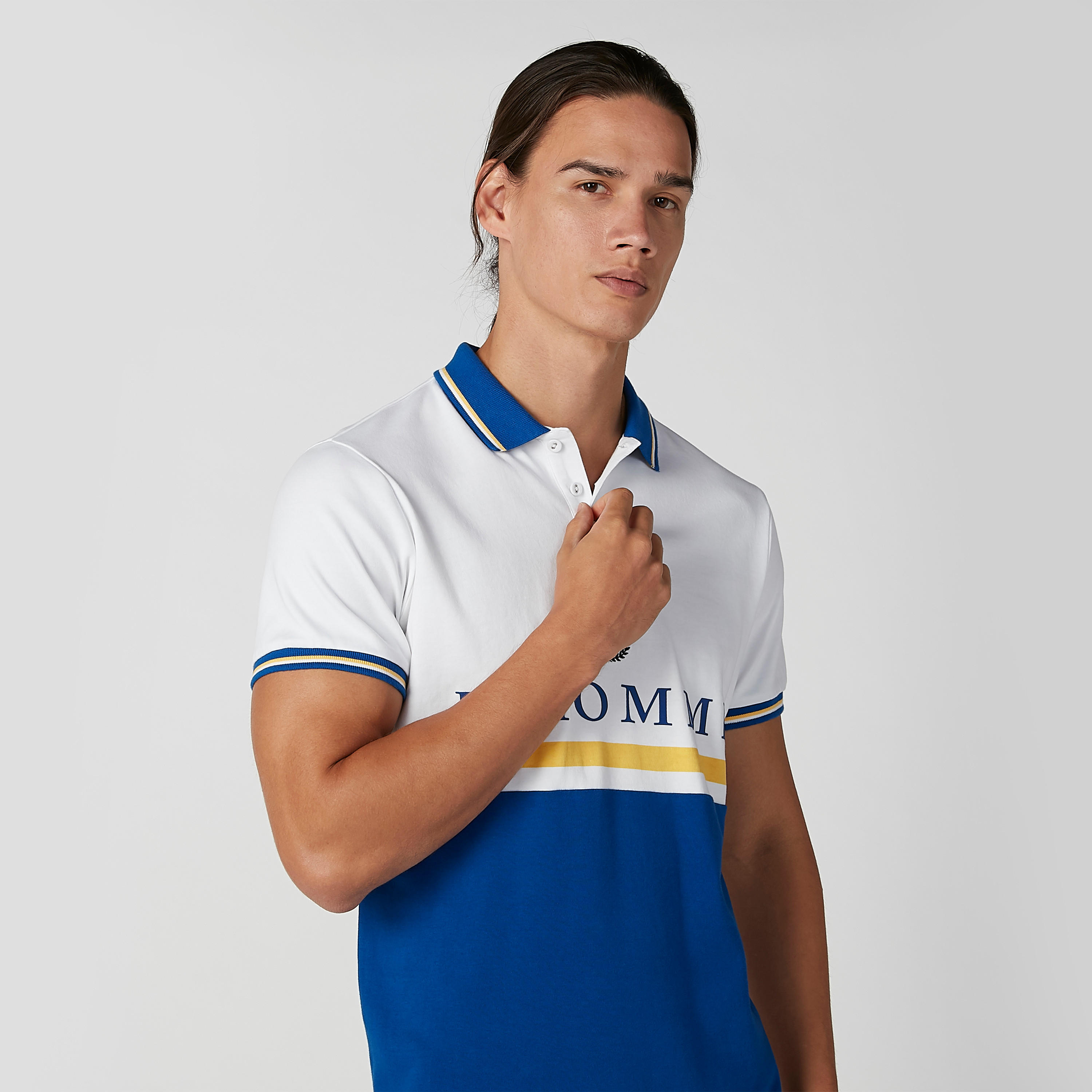 تيشيرت بقصّة سليم وتصاميم مغايرة وياقة بولو من لوم-men-clothing-tshirtsandpolos-polos-image-4