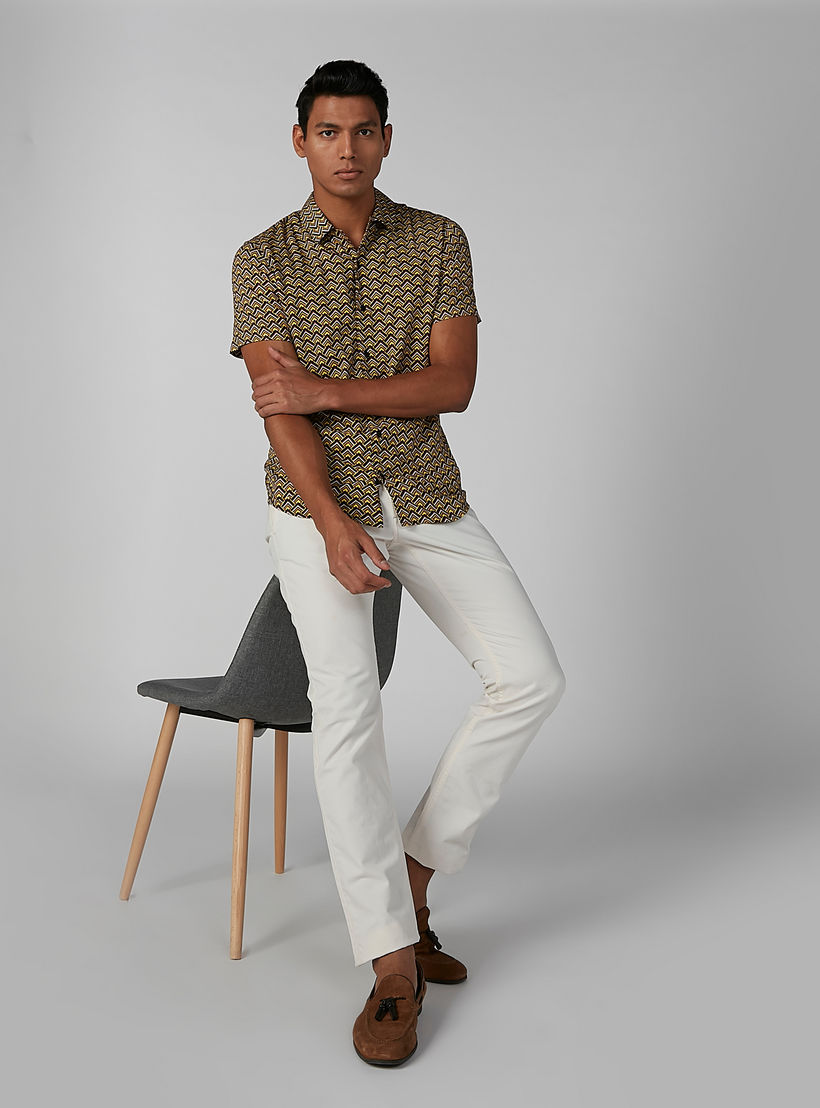 قميص بياقة عادية وأكمام قصيرة وطبعات من لوم-men-clothing-shirts-image-2