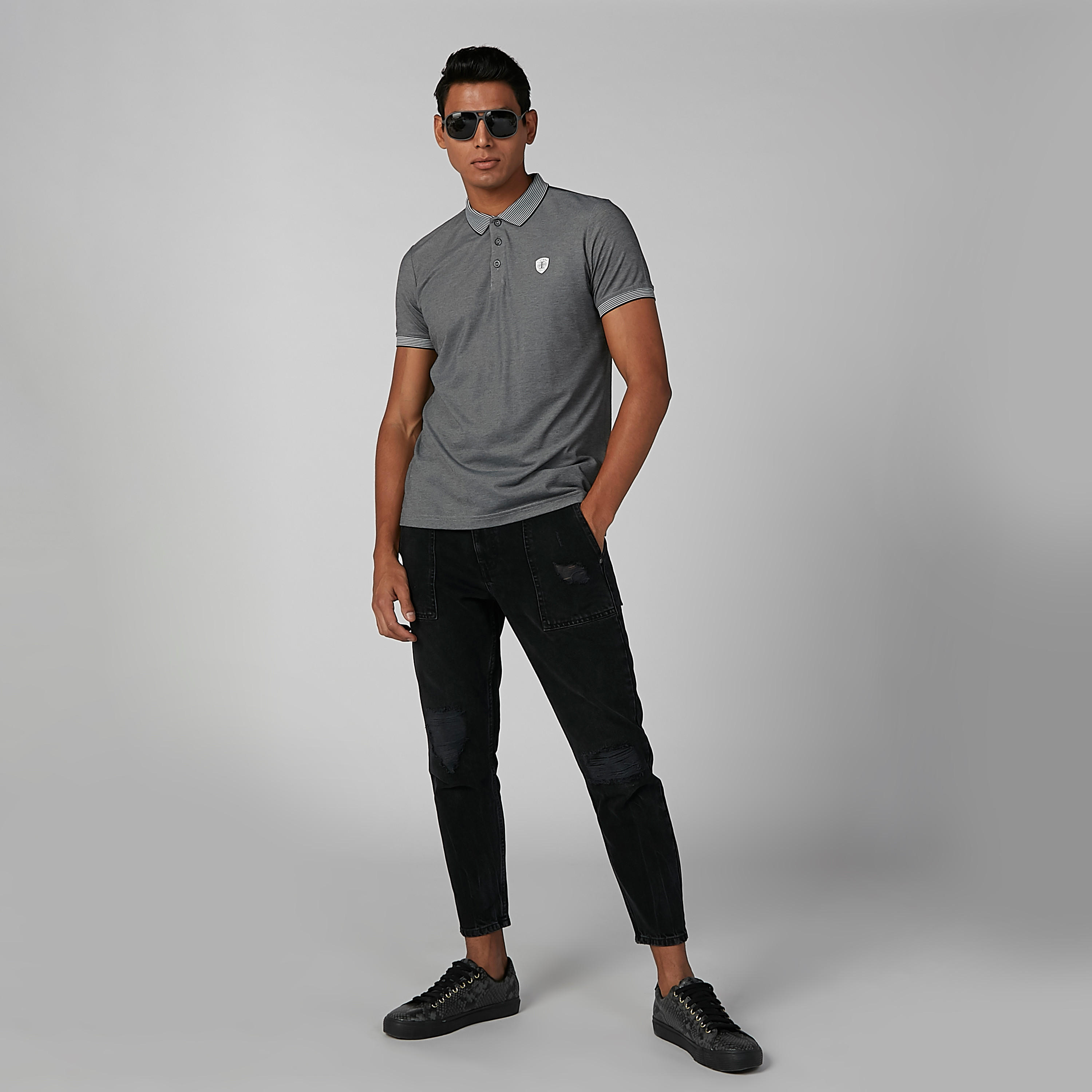 تيشيرت بقصّة سليم وياقة بولو وحوّاف مقلّمة من لوم-men-clothing-tshirtsandpolos-polos-image-3